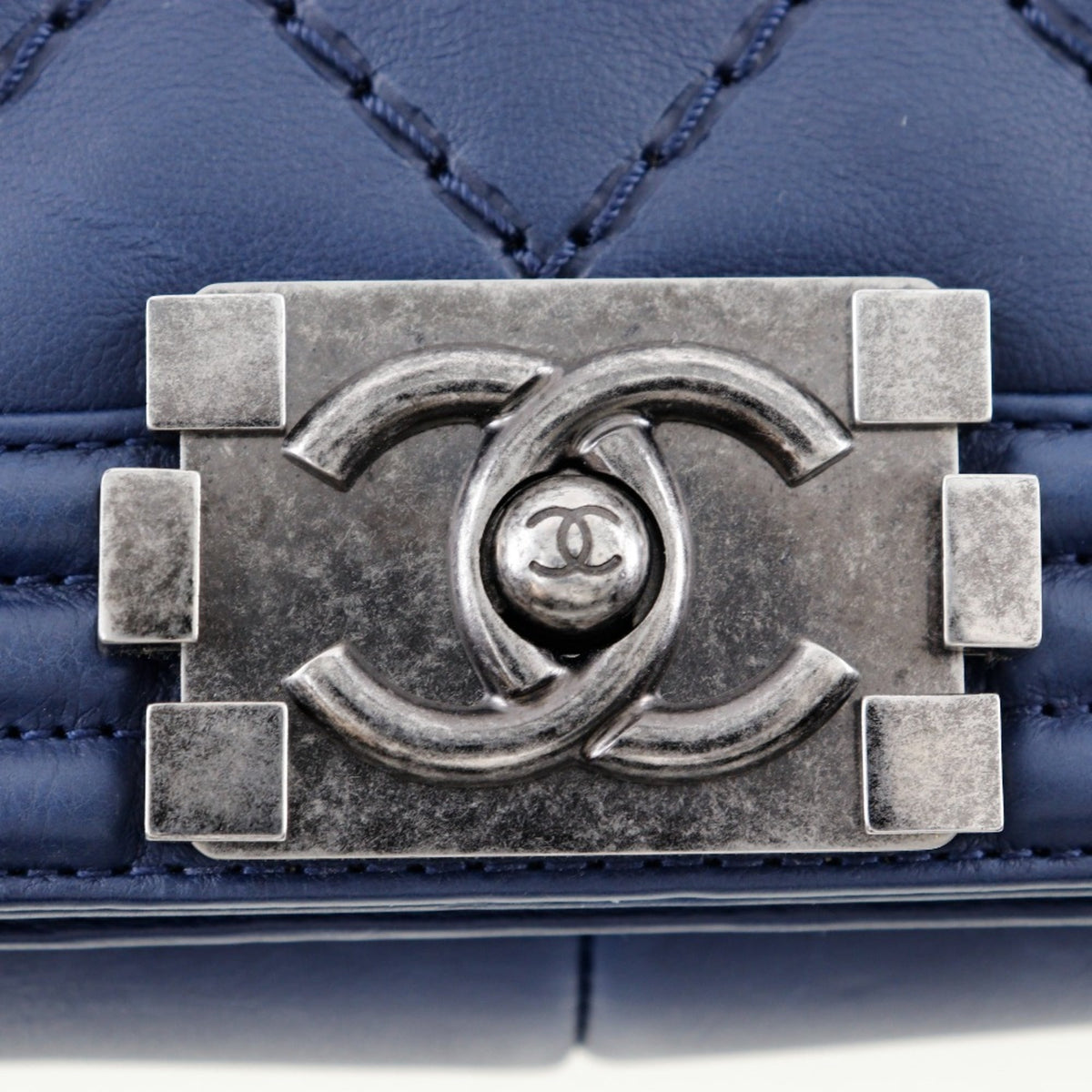 Chanel Navy Leather Shoulder Bag (Pre-Owned)