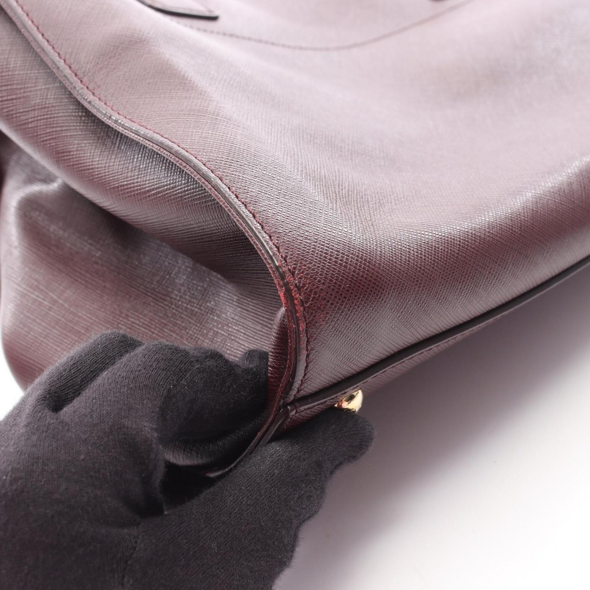 Salvatore Ferragamo Bordeaux Leather Handbag (Pre-Owned)