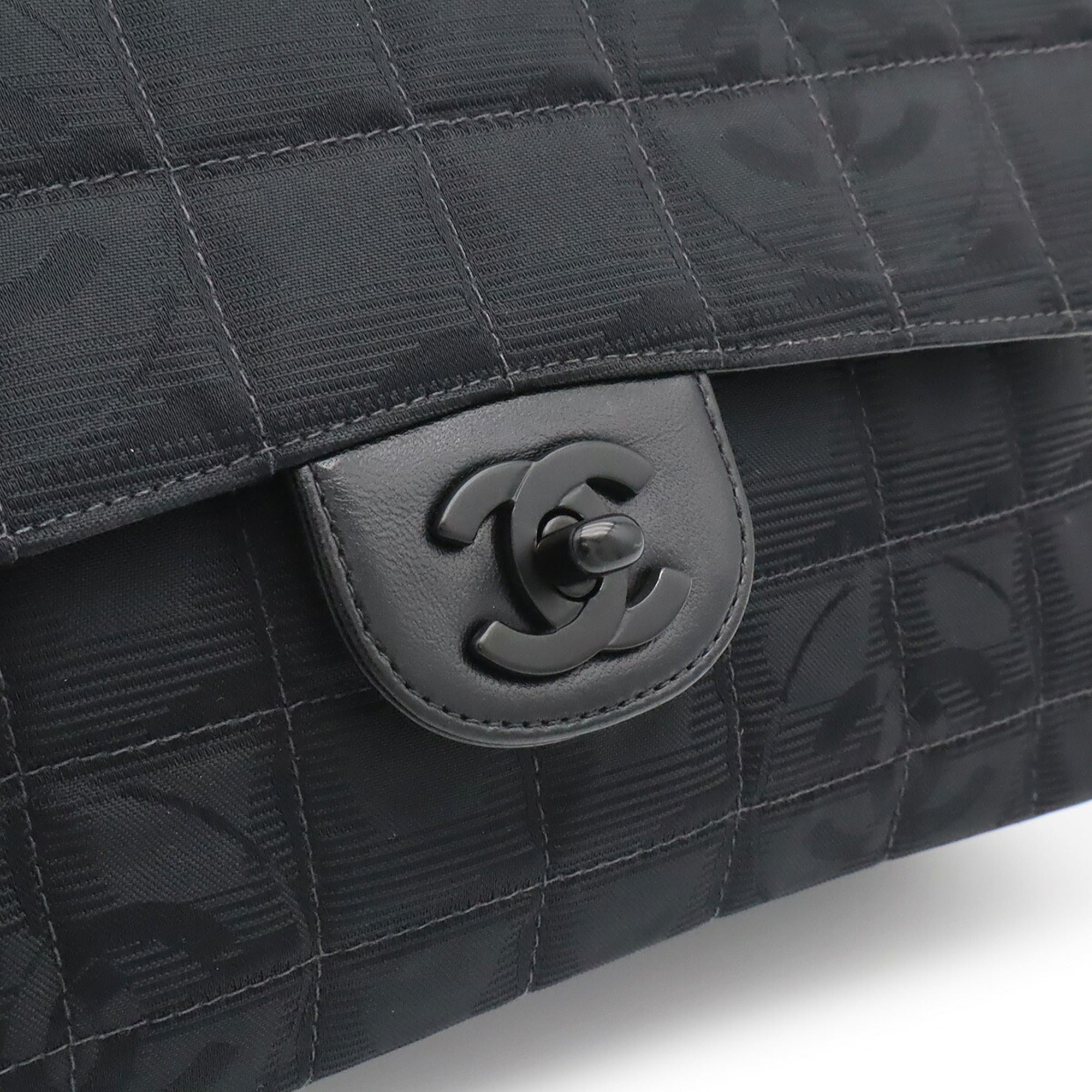 Chanel New Travel Line Black Nylon Leather Shoulder Bag (Pre-Owned)