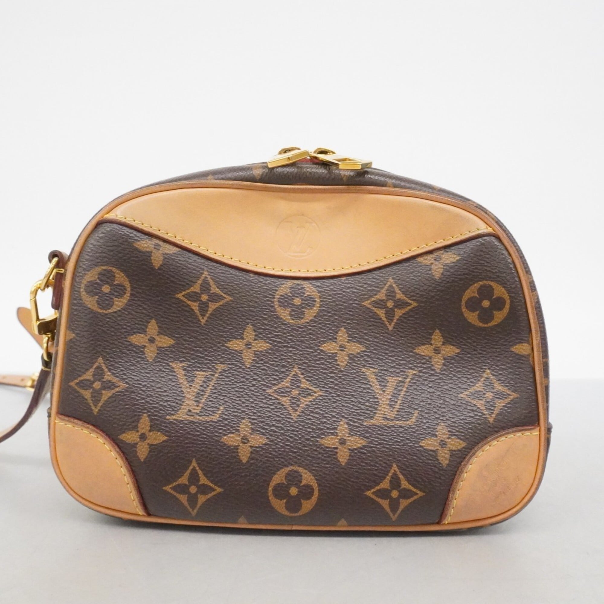 Louis Vuitton Brown Shoulder Bag (Pre-Owned)