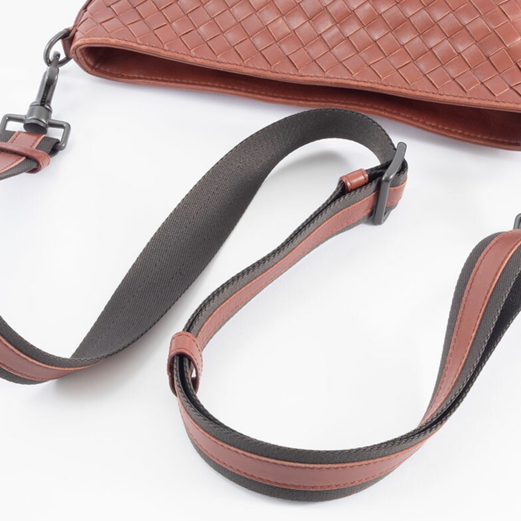 Bottega Veneta Intrecciato Brown Leather Shoulder Bag (Pre-Owned)