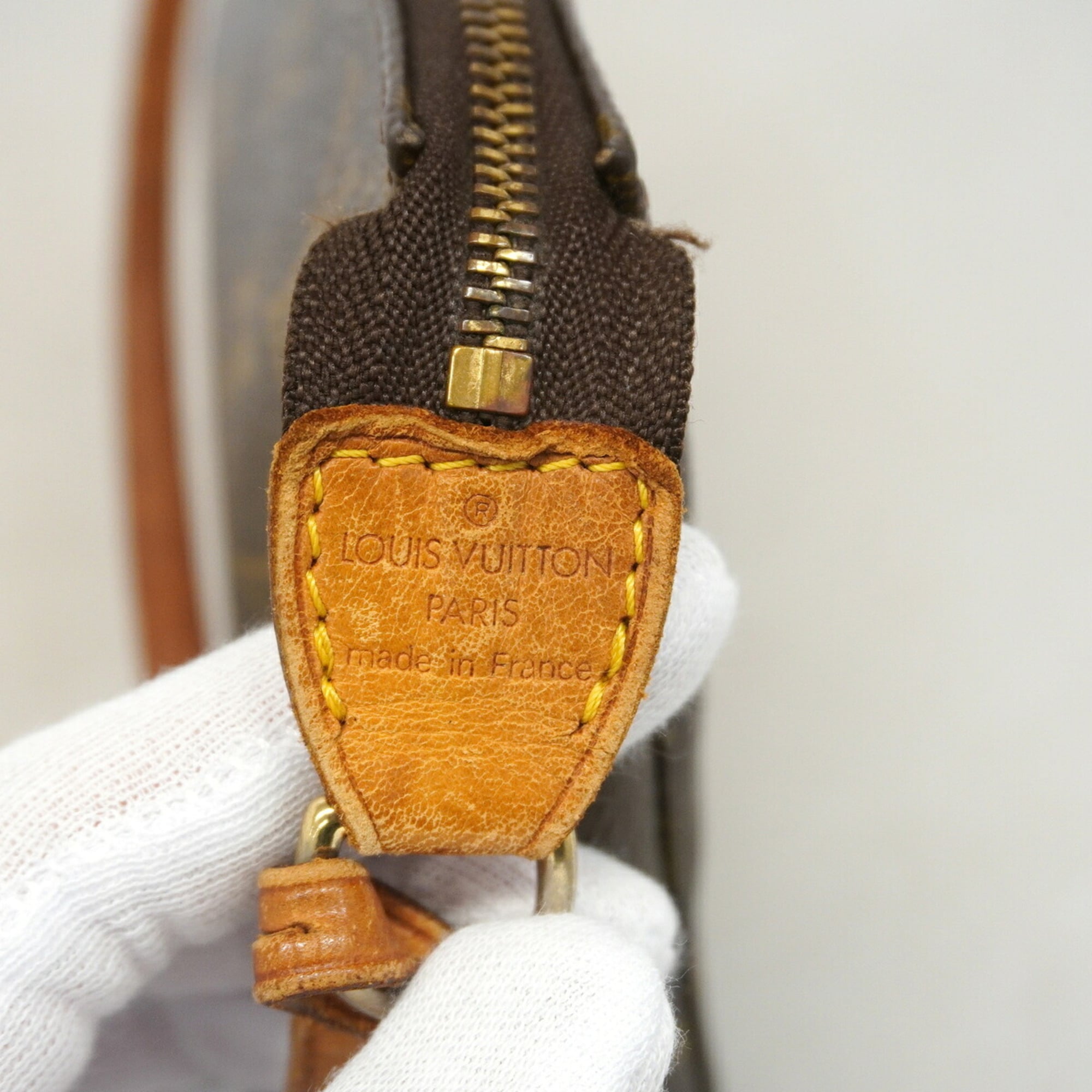 Louis Vuitton Brown Pouch (Pre-Owned)