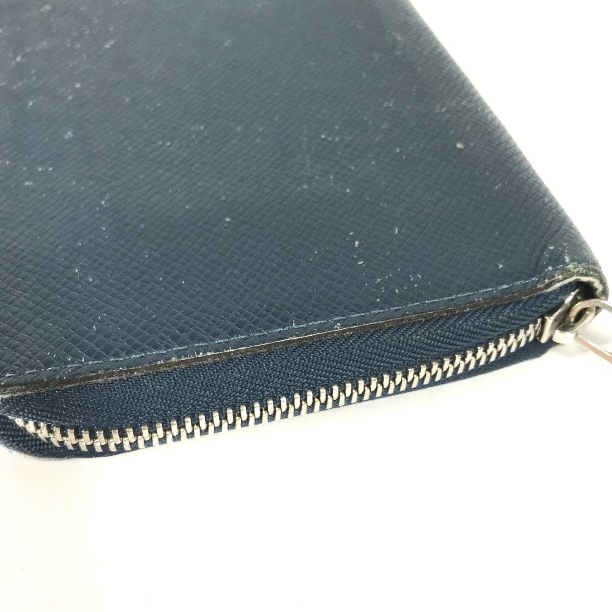 Louis Vuitton Taiga Blue Taiga Leather Long Wallet (Bi-Fold) (Pre-Owned)