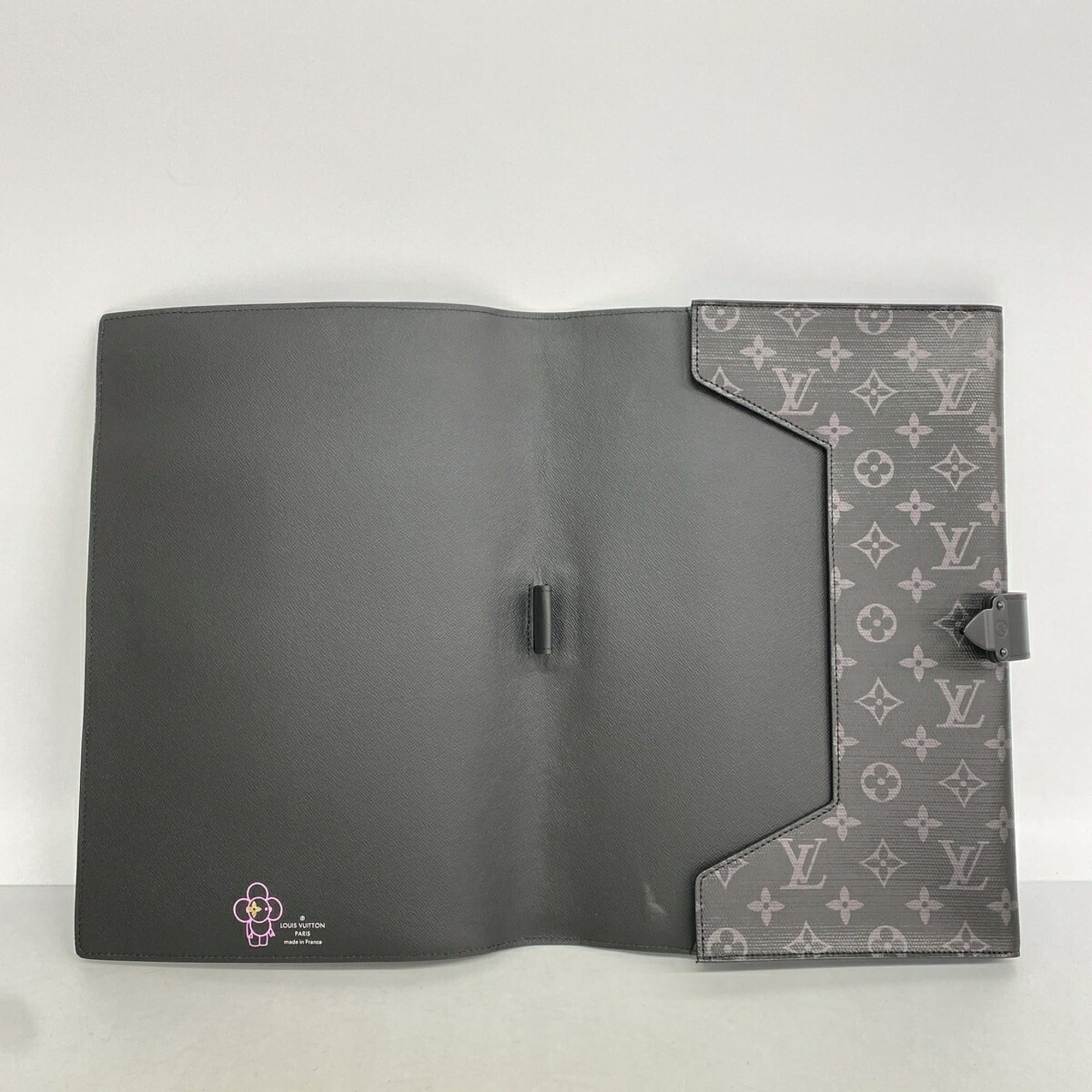 Louis Vuitton Black Clutch Bag (Pre-Owned)