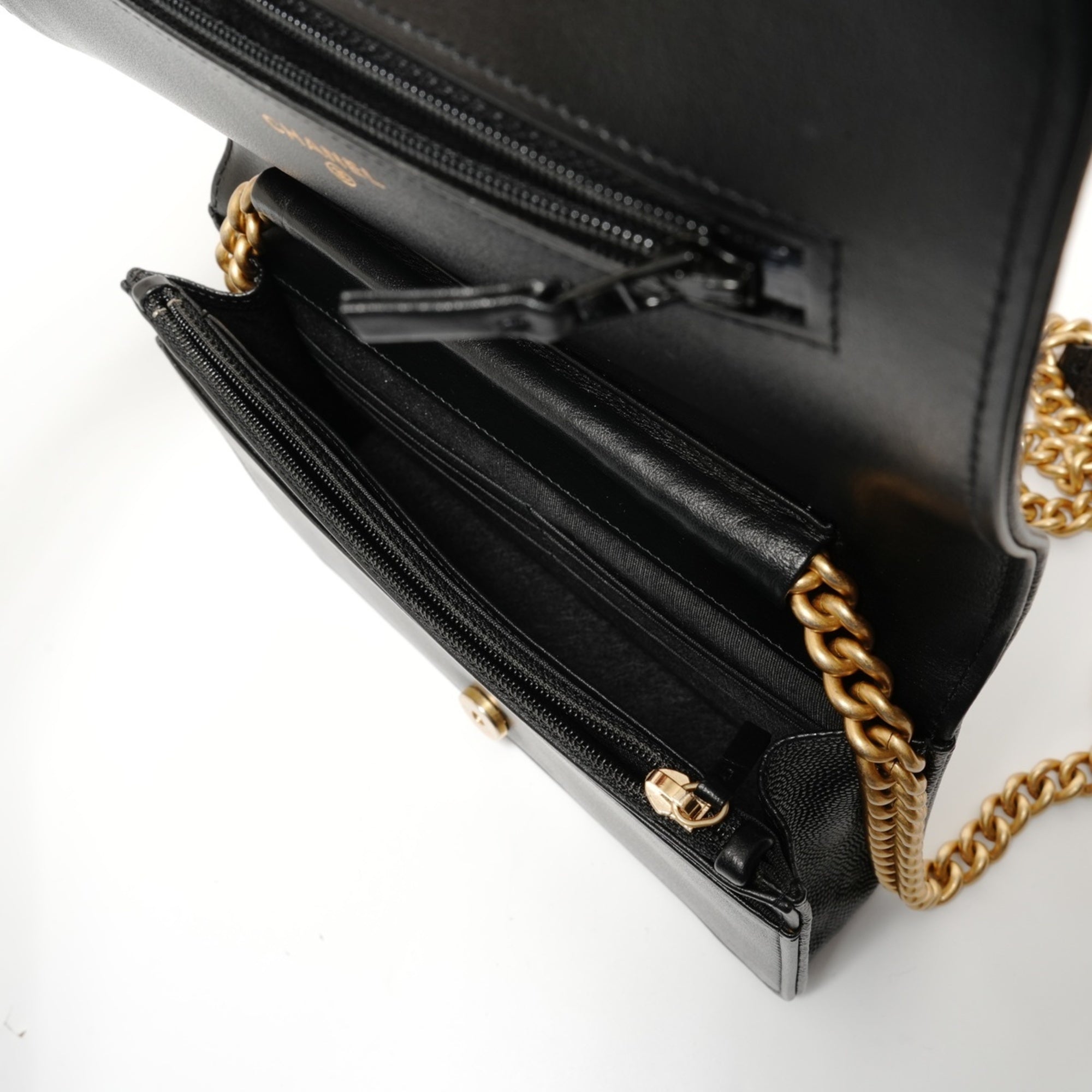 Chanel Boy Chanel Black Shoulder Bag (Pre-Owned)