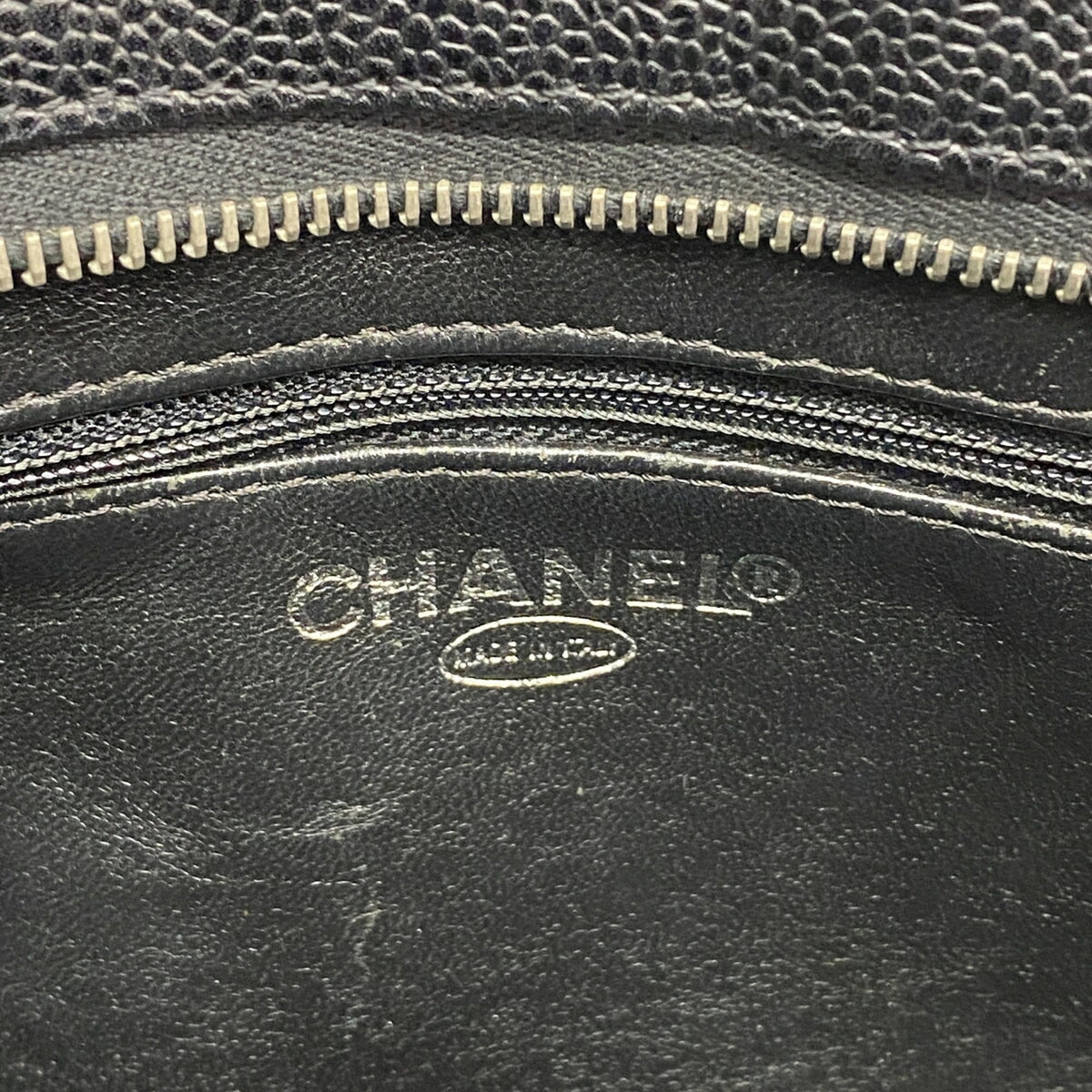 Chanel Black Grained Calfskin Tote Bag (Pre-Owned)