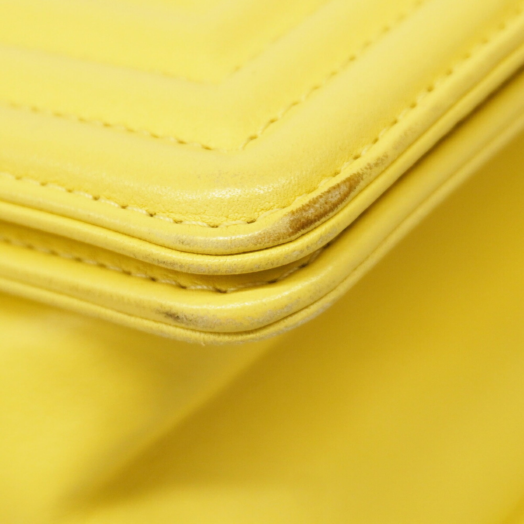 Chanel Yellow Leather Shoulder Bag (Pre-Owned)