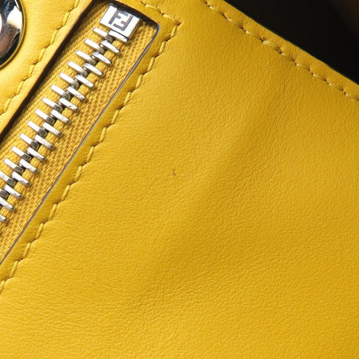 Fendi Dark Brown Yellow Leather Shoulder Bag (Pre-Owned)