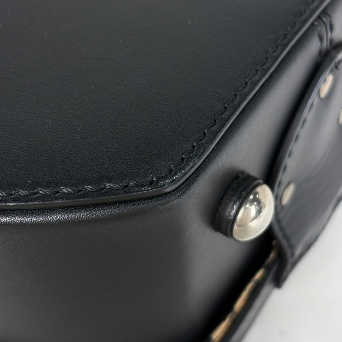 Saint Laurent Black Leather Handbag (Pre-Owned)