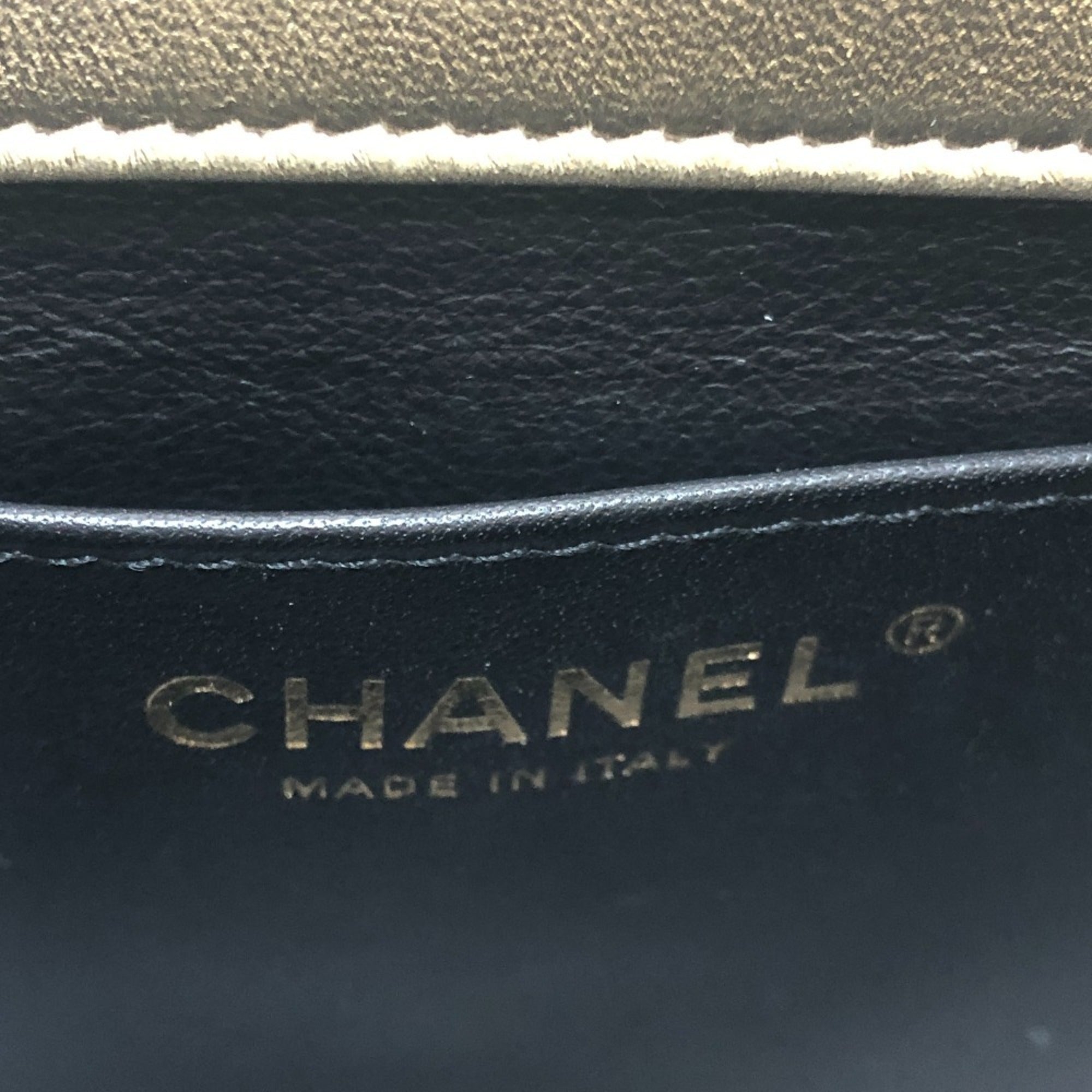 Chanel Matelasse Gold Leather Handbag Shoulder Bag (Pre-Owned)