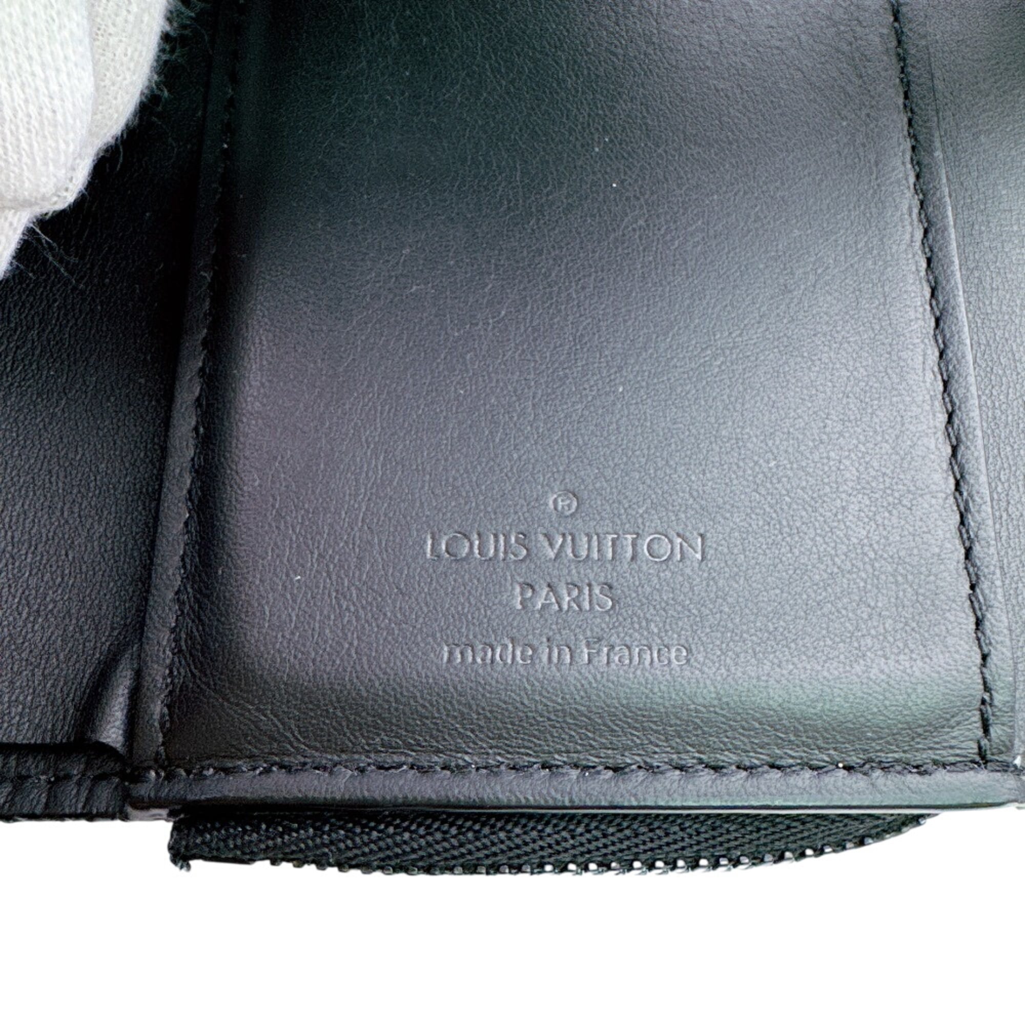 Louis Vuitton Black Leather Wallet (Bi-Fold) (Pre-Owned)