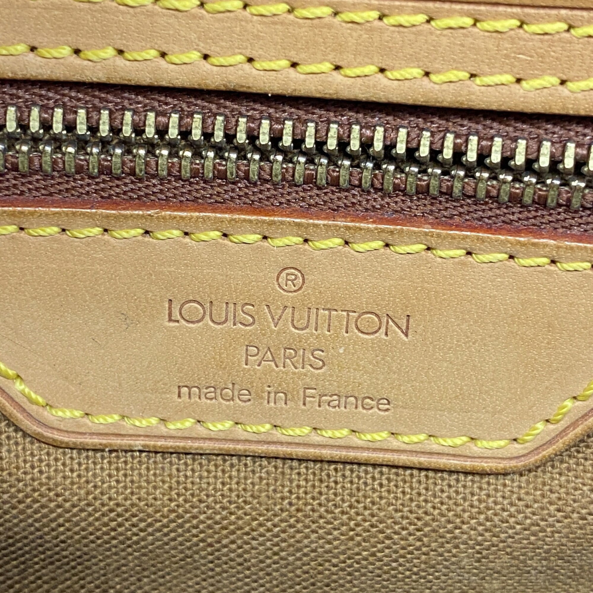 Louis Vuitton Brown Shoulder Bag (Pre-Owned)