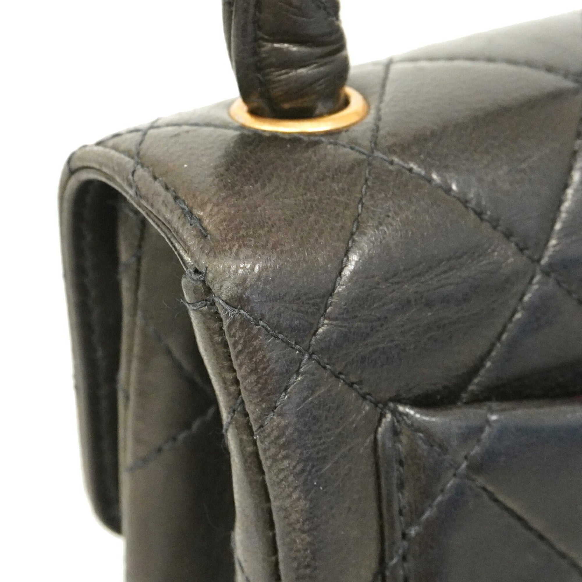 Chanel Black Leather Handbag (Pre-Owned)