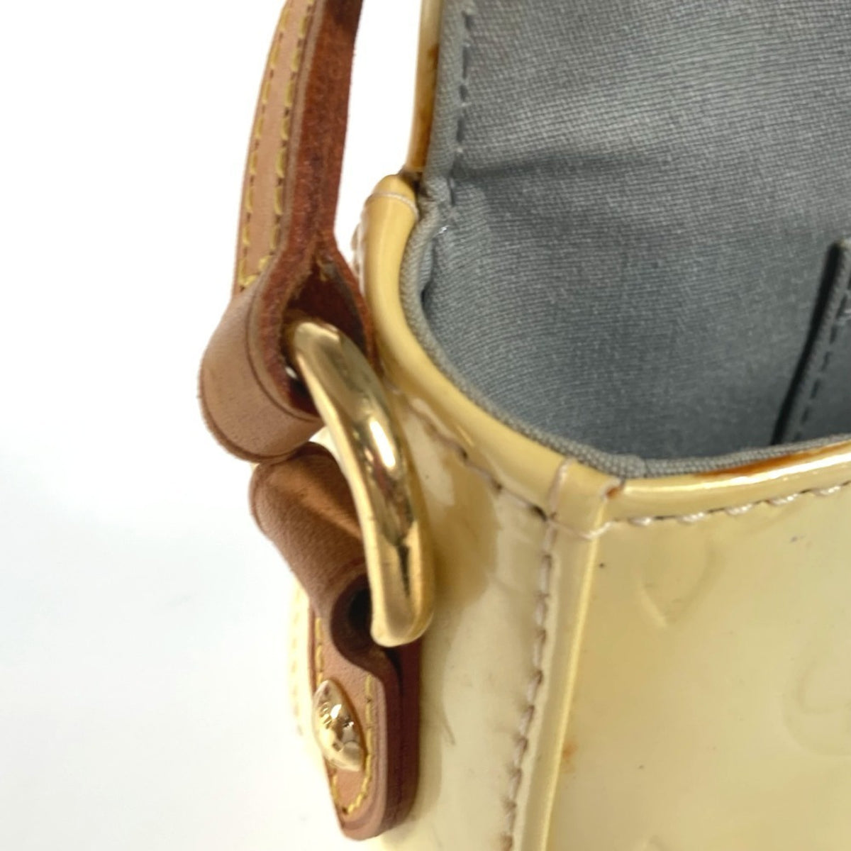Louis Vuitton Monogram Vernis Pearl White Monogram Vernis Shoulder Bag (Pre-Owned)
