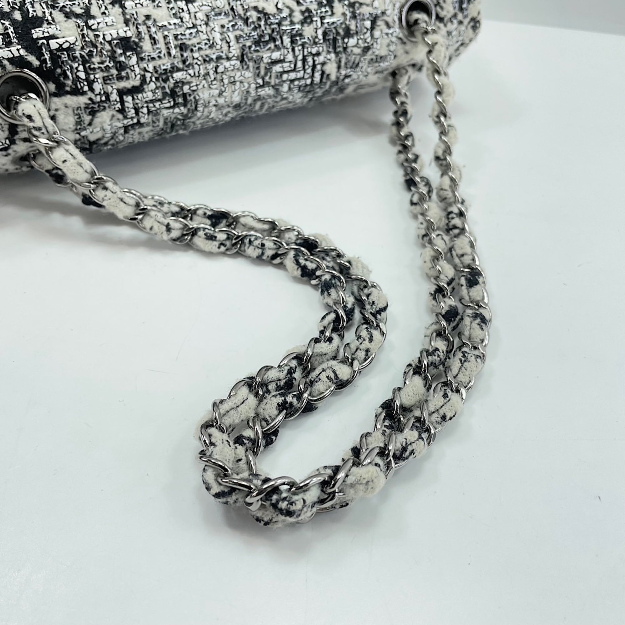 Chanel Multi-Color Tweed Shoulder Bag (Pre-Owned)