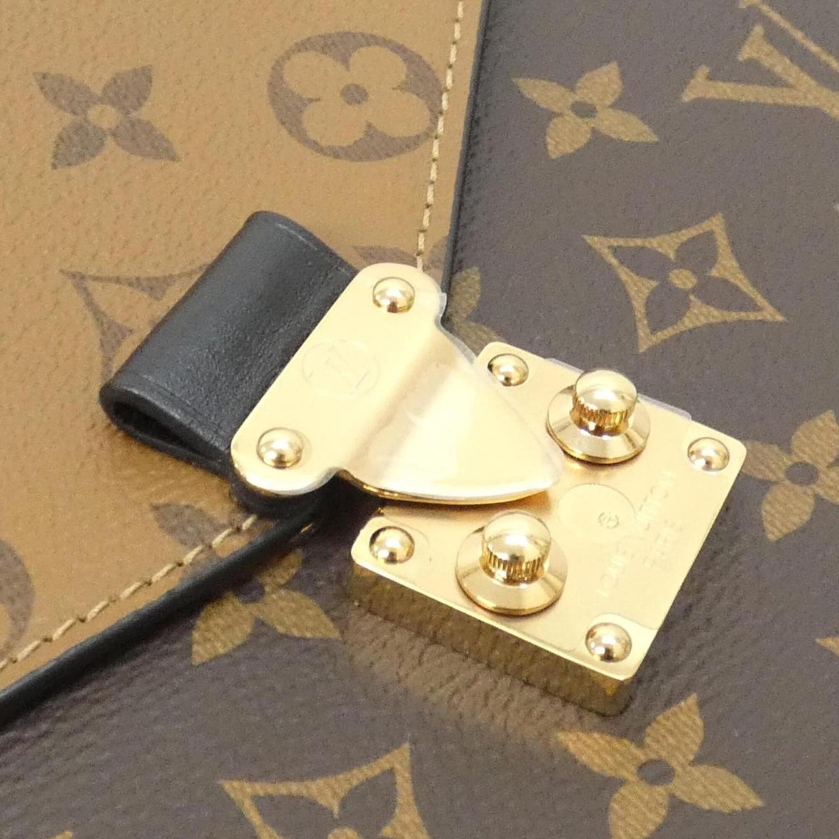 Louis Vuitton Brown Coated Canvas Handbag Pochette (Pre-Owned)
