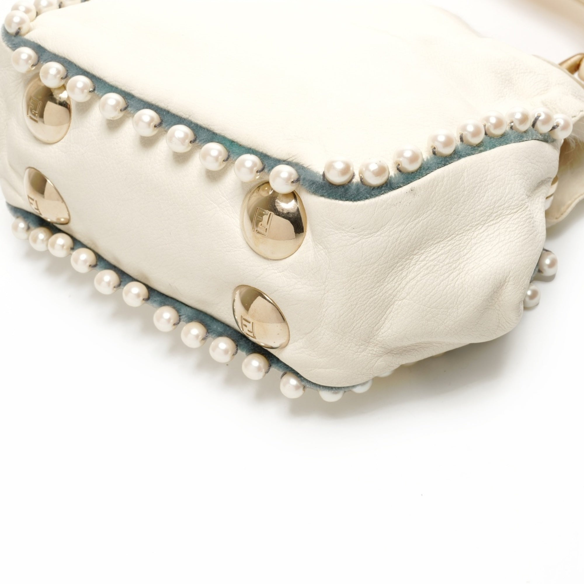 Fendi White Fur Leather Shoulder Bag (Pre-Owned)