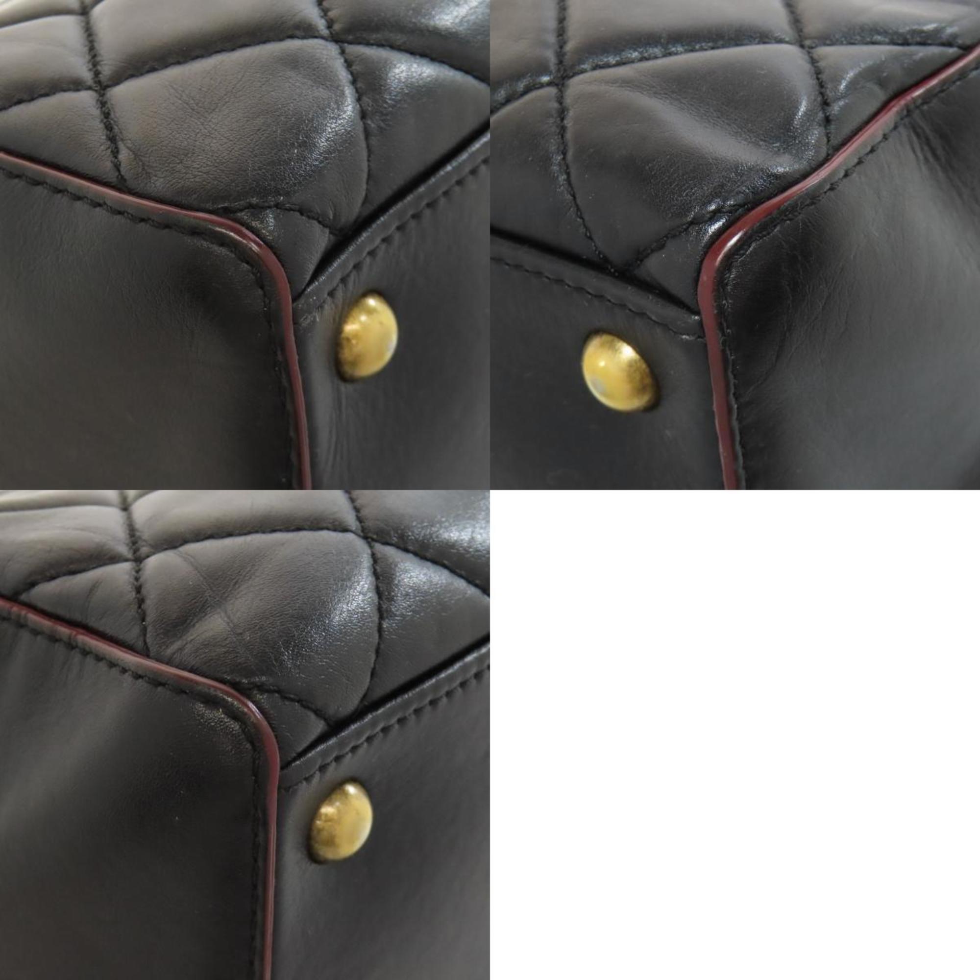 Chanel Matelasse Black Leather Shoulder Bag (Pre-Owned)