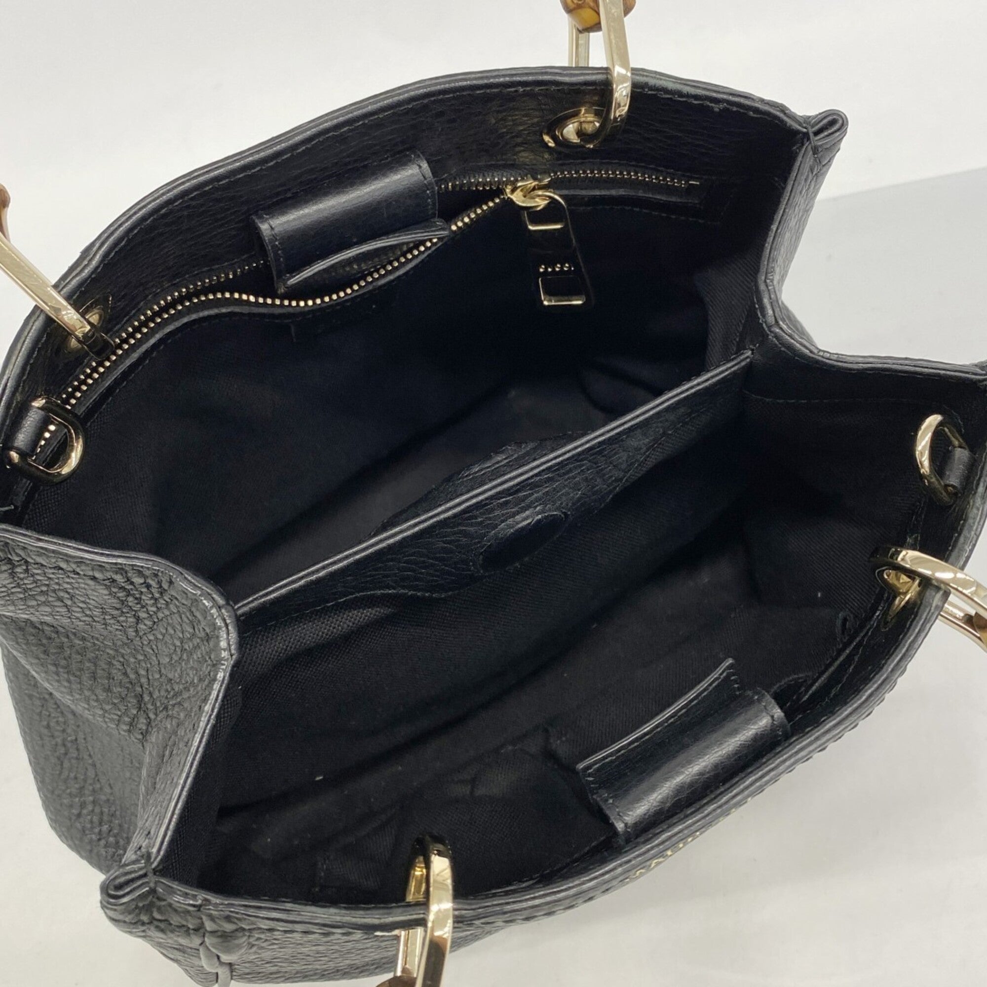Gucci Black Leather Handbag (Pre-Owned)