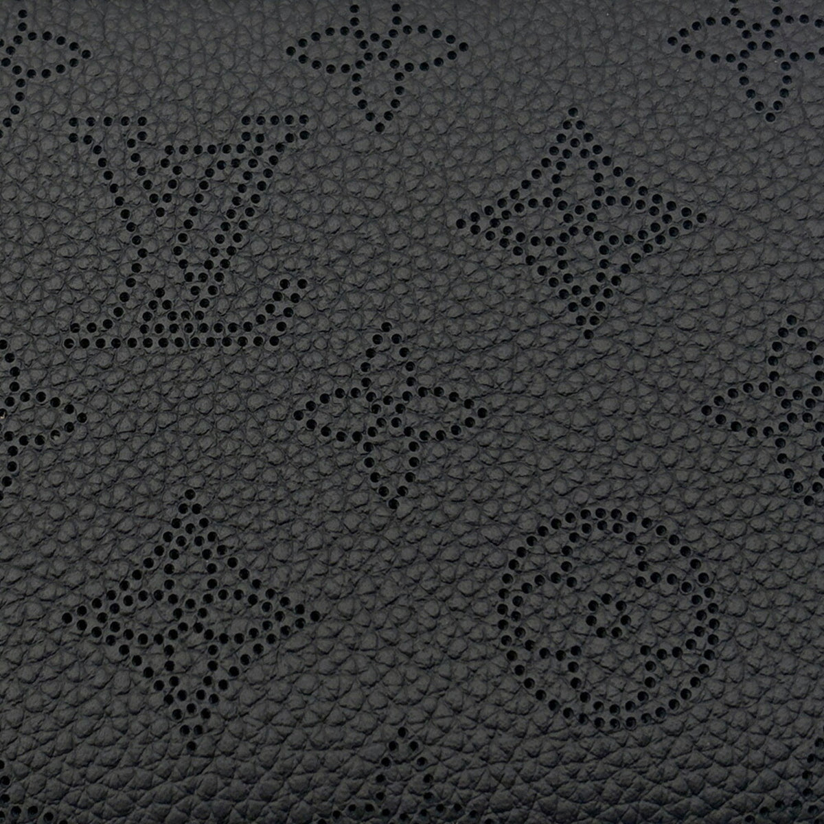 Louis Vuitton Noir Mahina Leather (Pre-Owned)