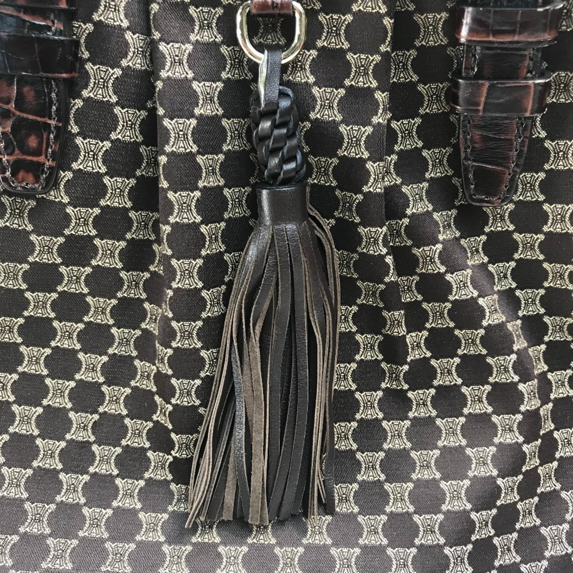 Celine Brown Leather Shoulder Bag (Pre-Owned)