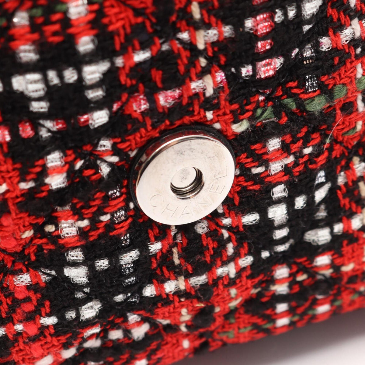 Chanel Black Multi-Color Red Color Fabric Leather Shoulder Bag (Pre-Owned)