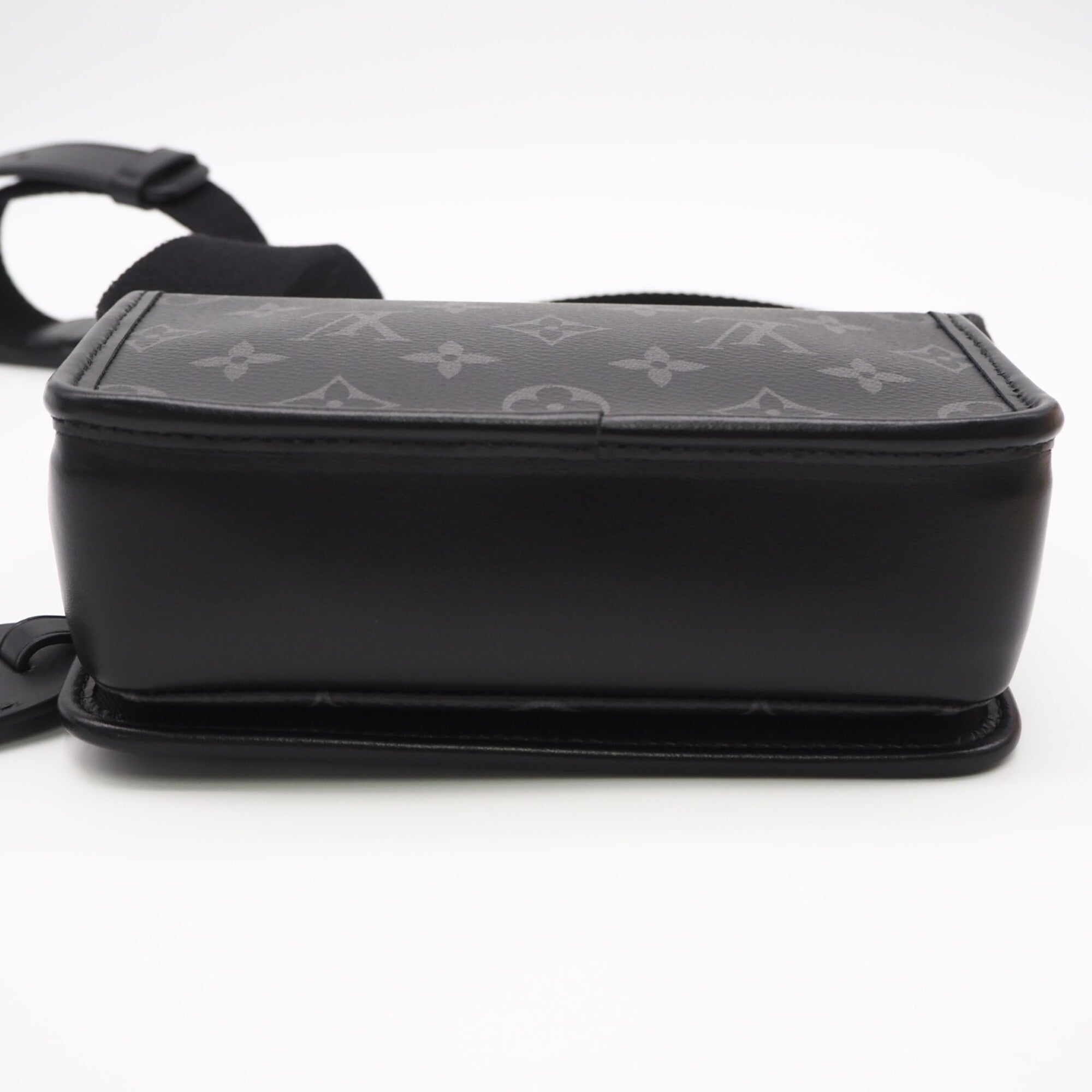 Louis Vuitton Monogram Eclipse Black Gray Coated Canvas Leather Shoulder Bag (Pre-Owned)