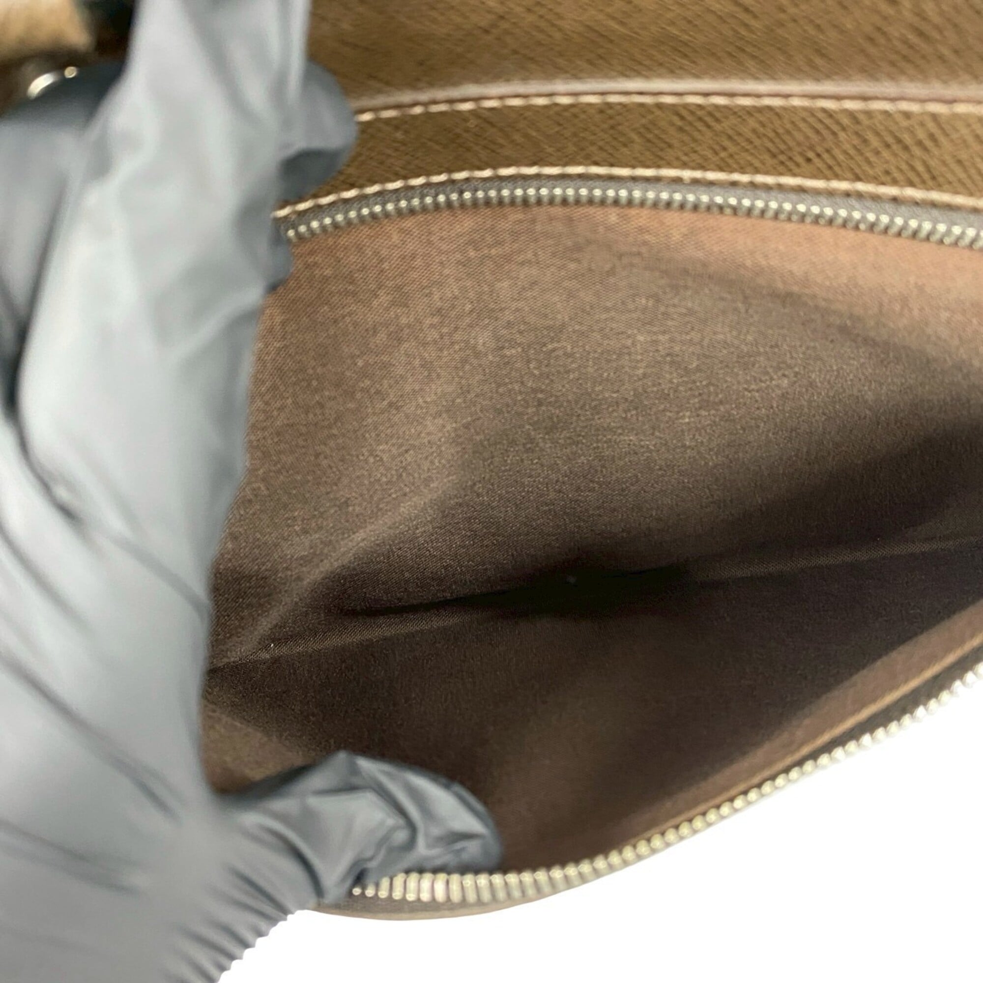 Louis Vuitton Brown Leather Briefcase Handbag (Pre-Owned)