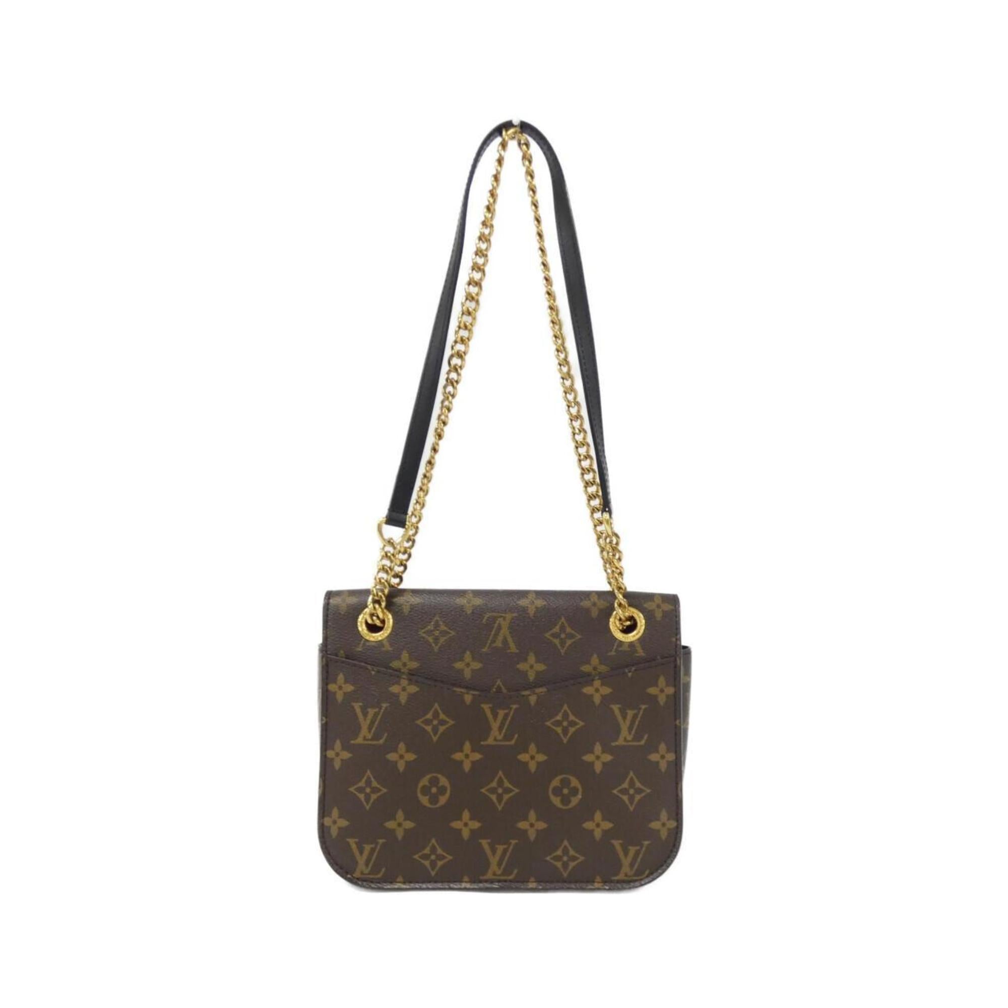 Louis Vuitton Marron Coated Canvas Shoulder Bag (Pre-Owned)