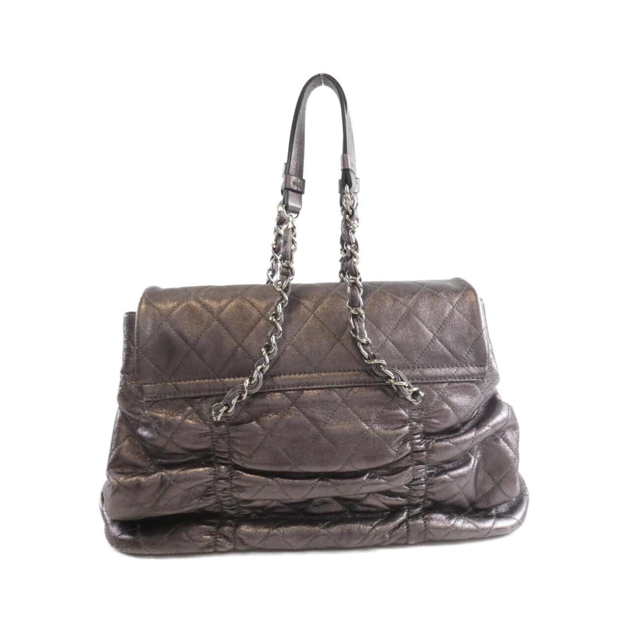 Chanel Silver Leather Shoulder Bag (Pre-Owned)