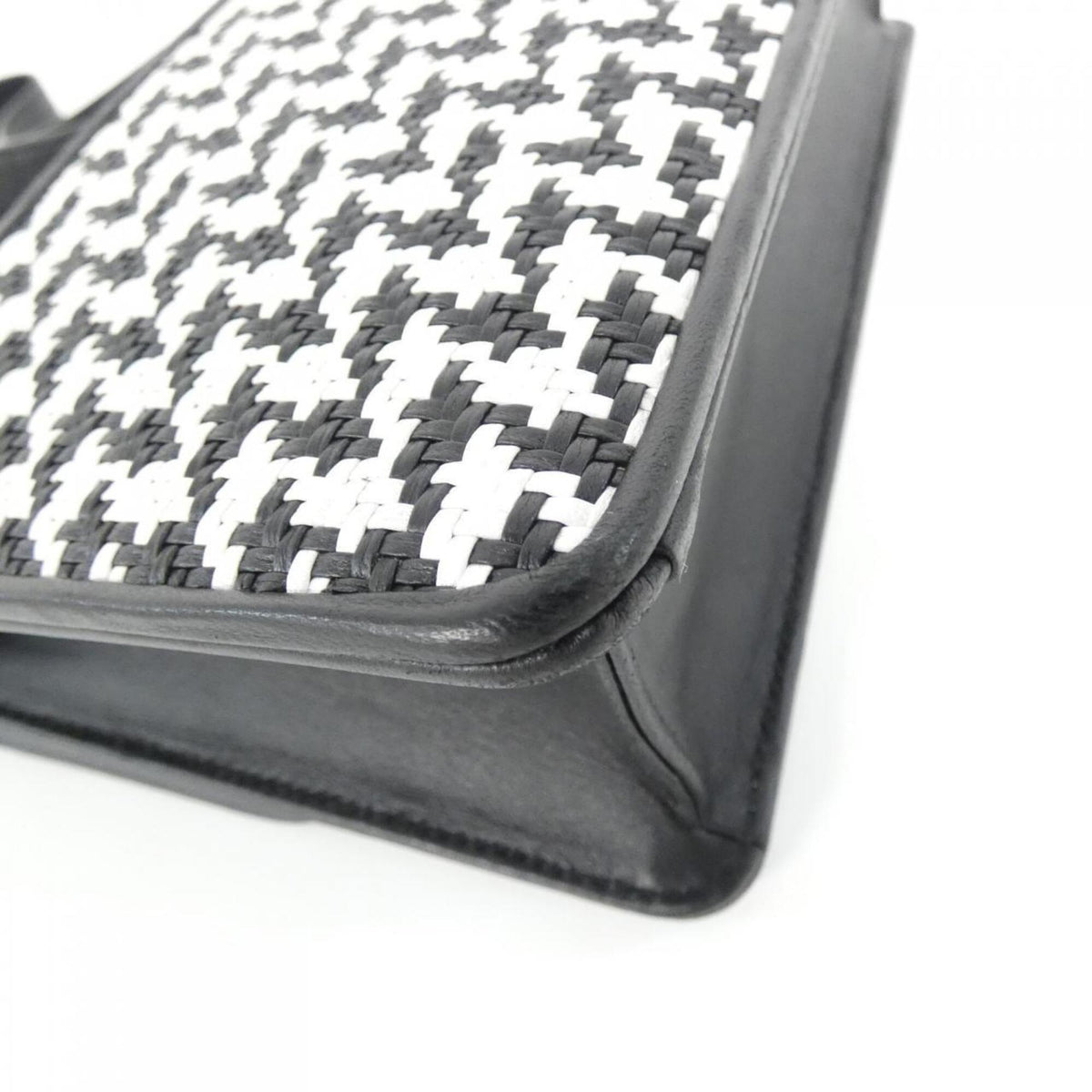 Christian Dior Black White Leather Shoulder Bag (Pre-Owned)