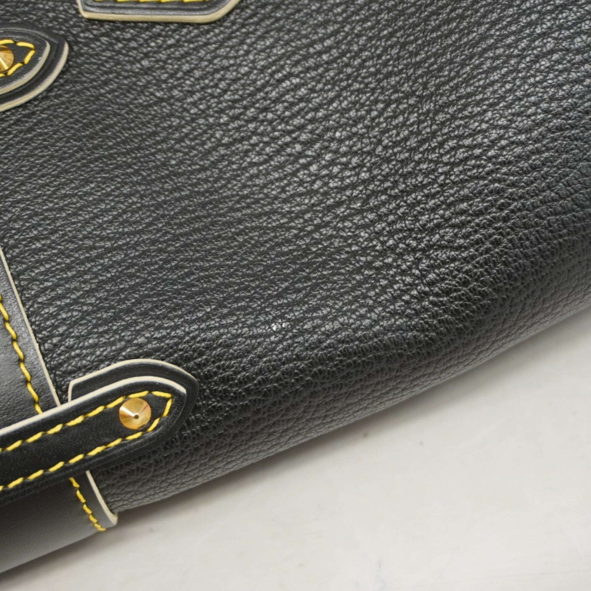 Louis Vuitton Noir Handbag (Pre-Owned)
