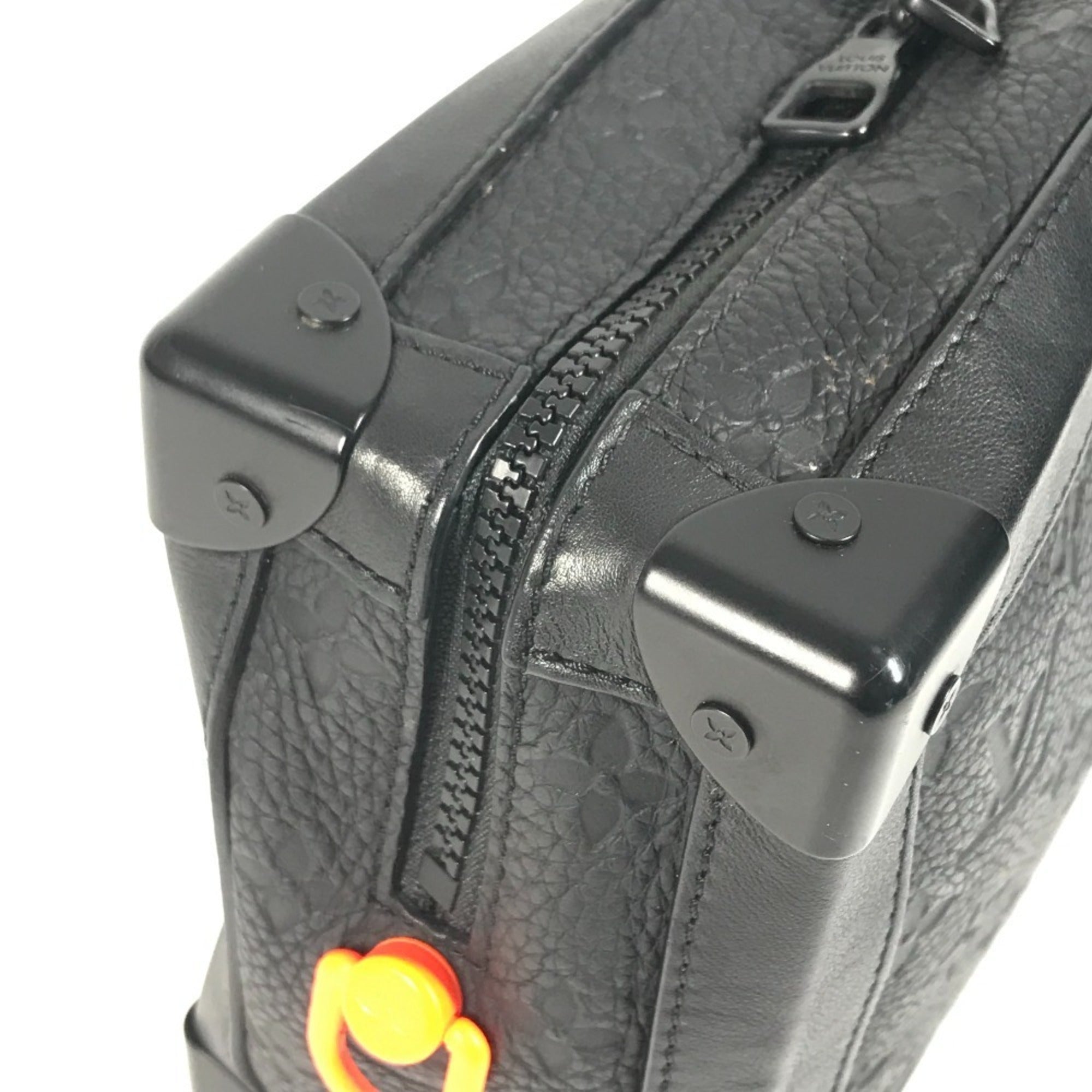 Louis Vuitton Black Noir Leather Clutch Bag Shoulder Bag (Pre-Owned)