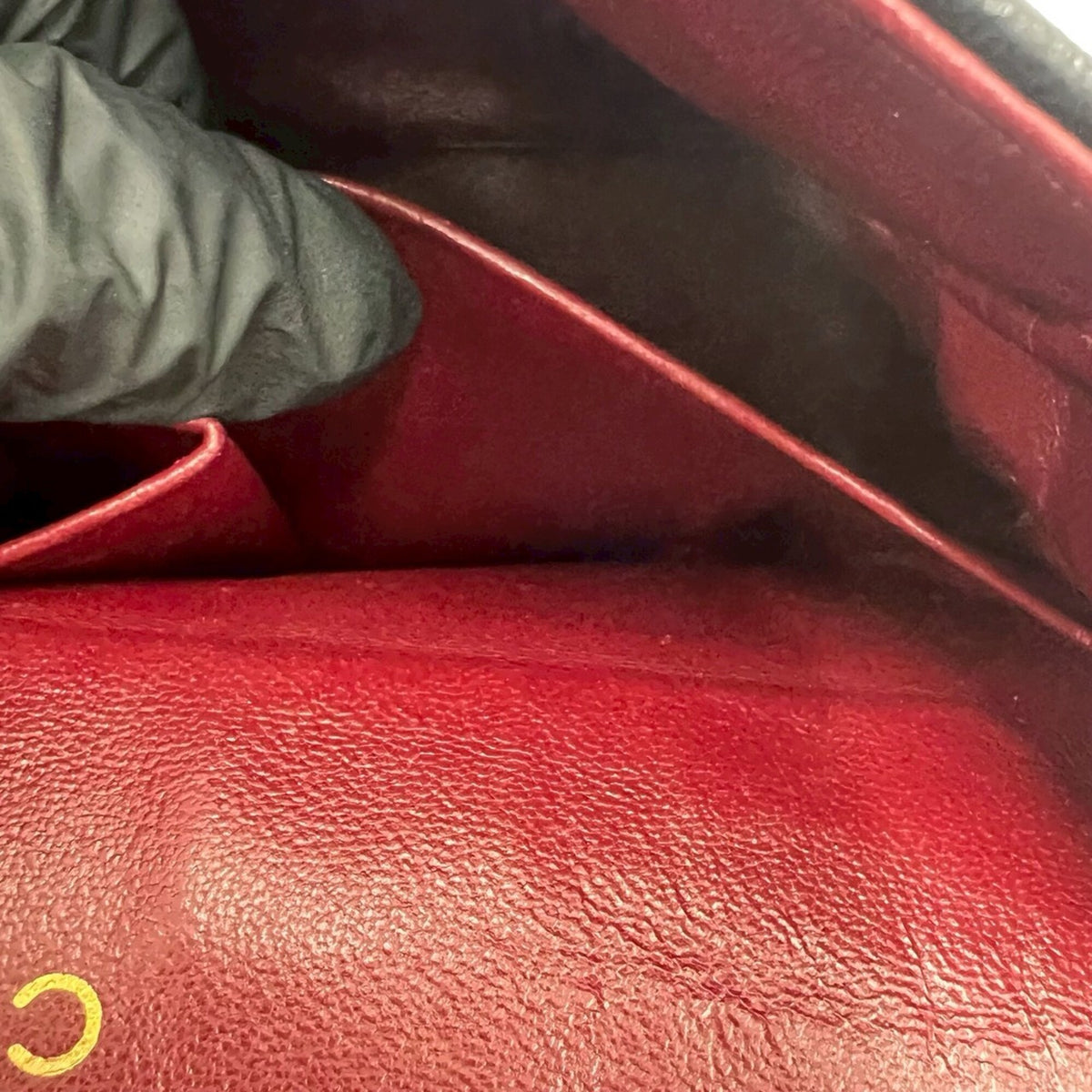 Chanel Black Leather Shoulder Bag (Pre-Owned)
