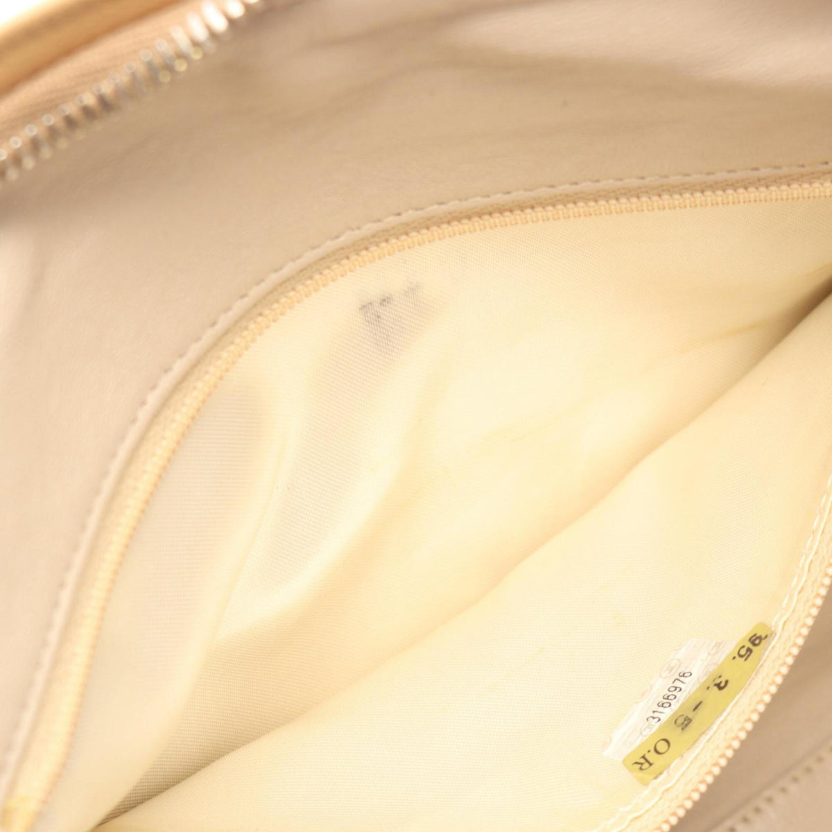 Chanel Beige Leather Handbag Shoulder Bag (Pre-Owned)