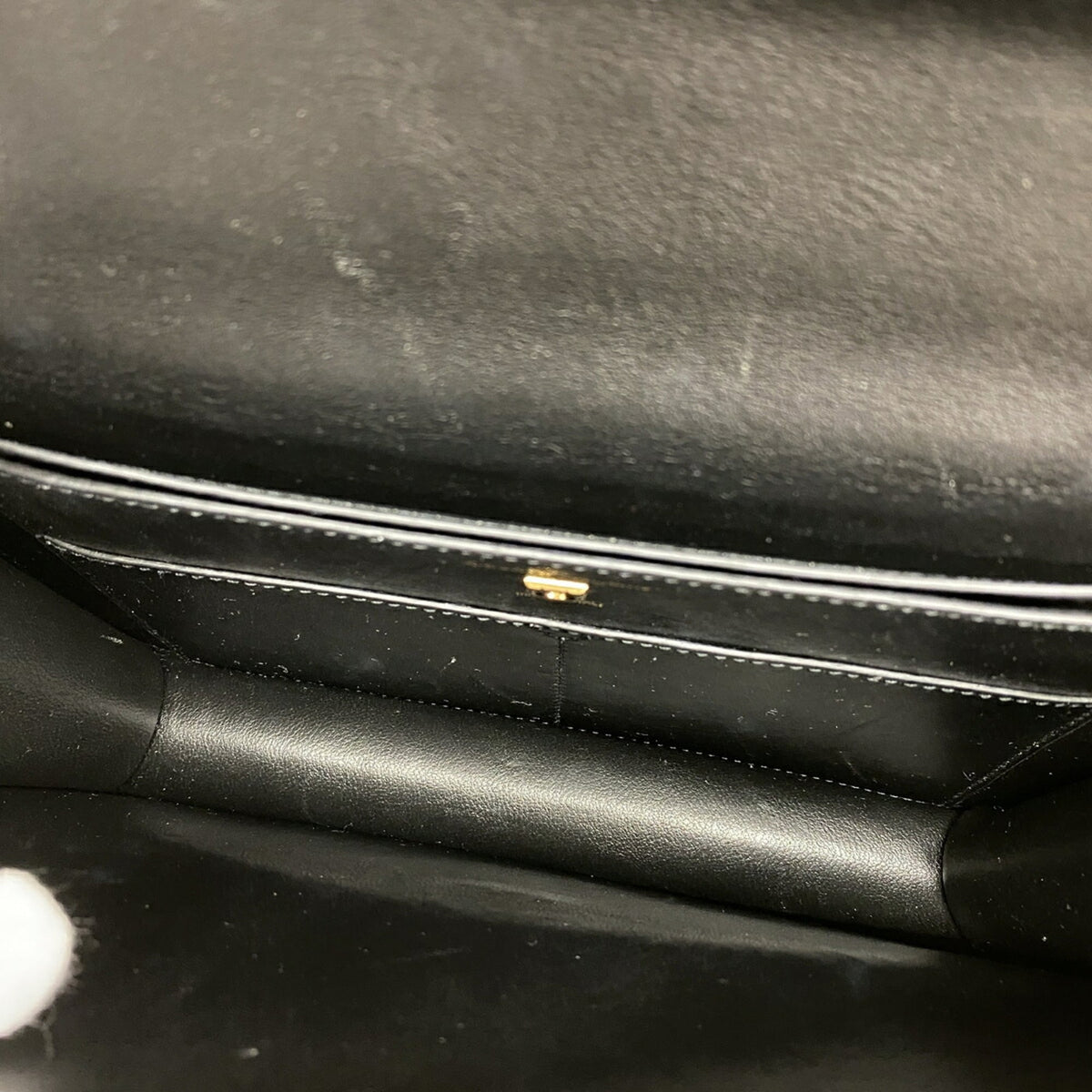 Salvatore Ferragamo Black Leather Shoulder Bag (Pre-Owned)