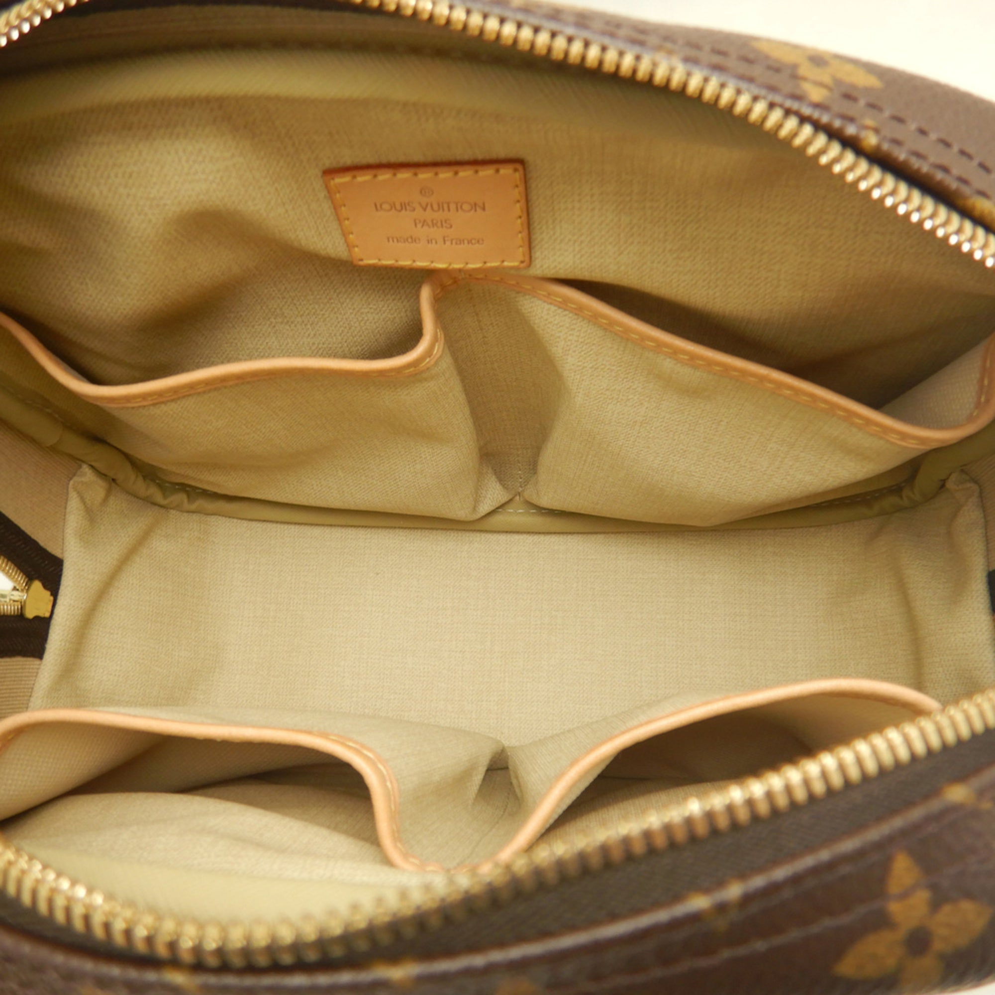 Louis Vuitton Brown Monogram Monogram Canvas Handbag (Pre-Owned)