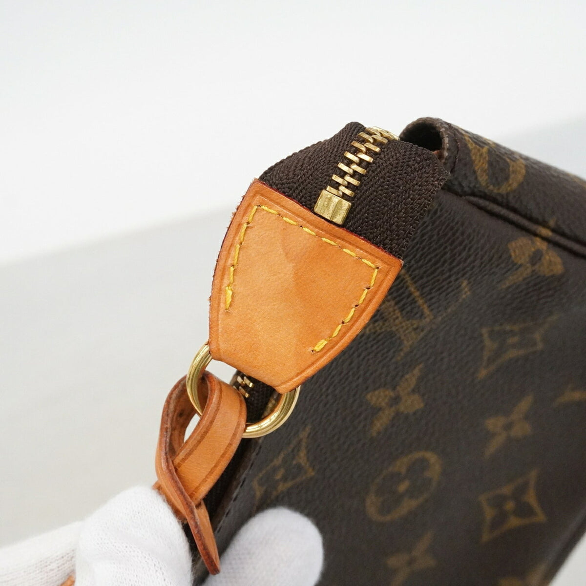 Louis Vuitton Brown Pouch (Pre-Owned)