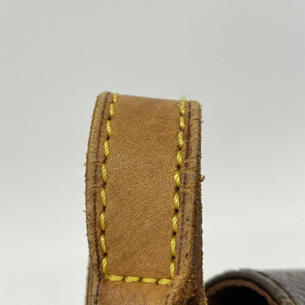 Louis Vuitton Brown Shoulder Bag (Pre-Owned)