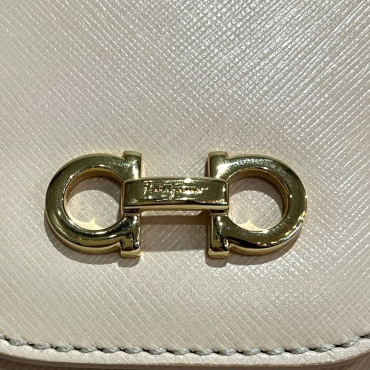 Salvatore Ferragamo Pink Beige Leather Handbag (Pre-Owned)