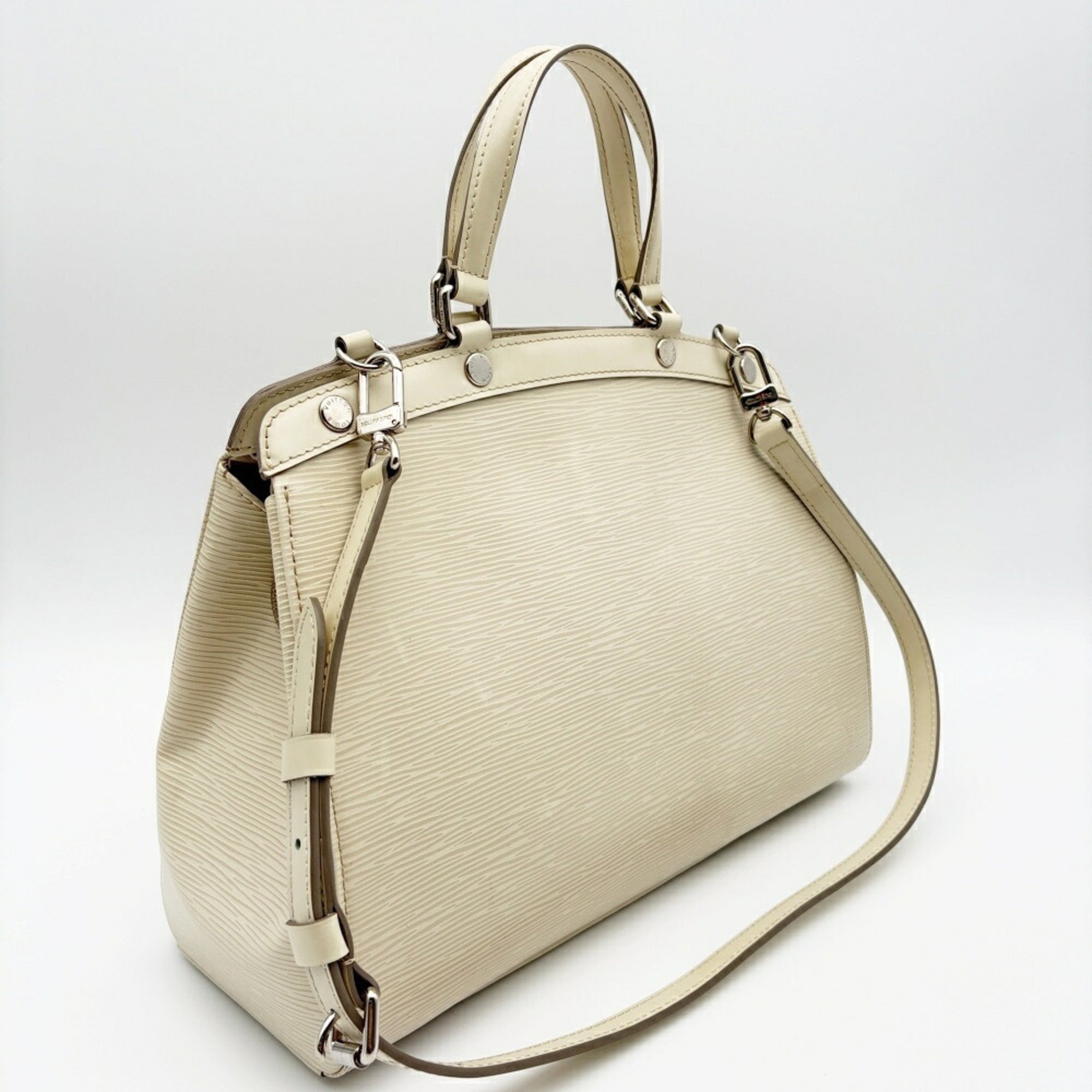 Louis Vuitton Lv Off White Epi Leather Shoulder Bag (Pre-Owned)