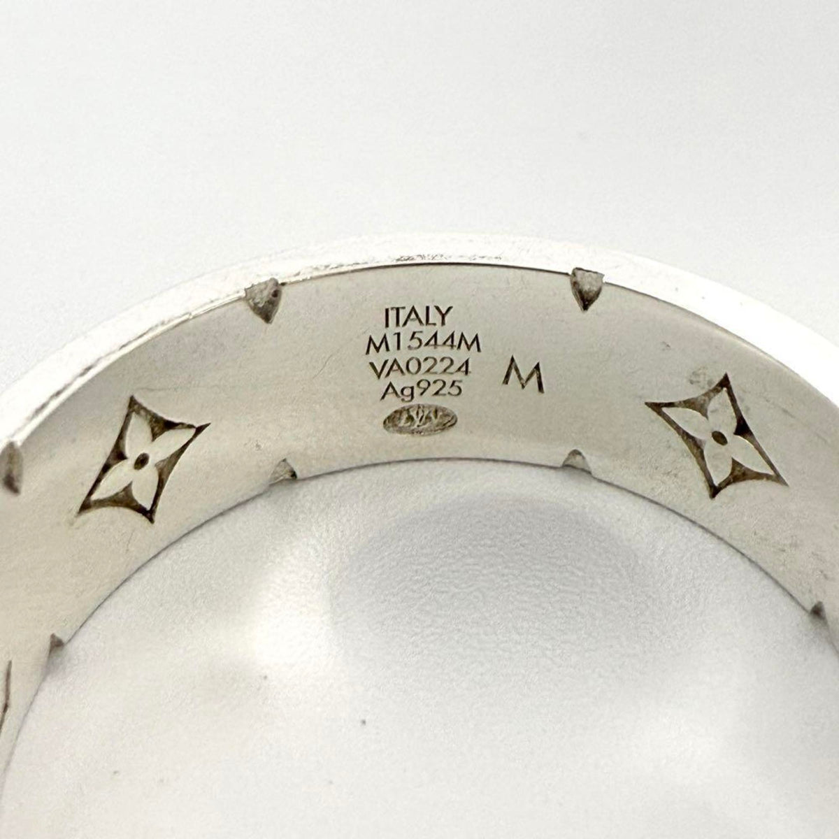 Louis Vuitton Silver Silver 925 Band Ring (Pre-Owned)