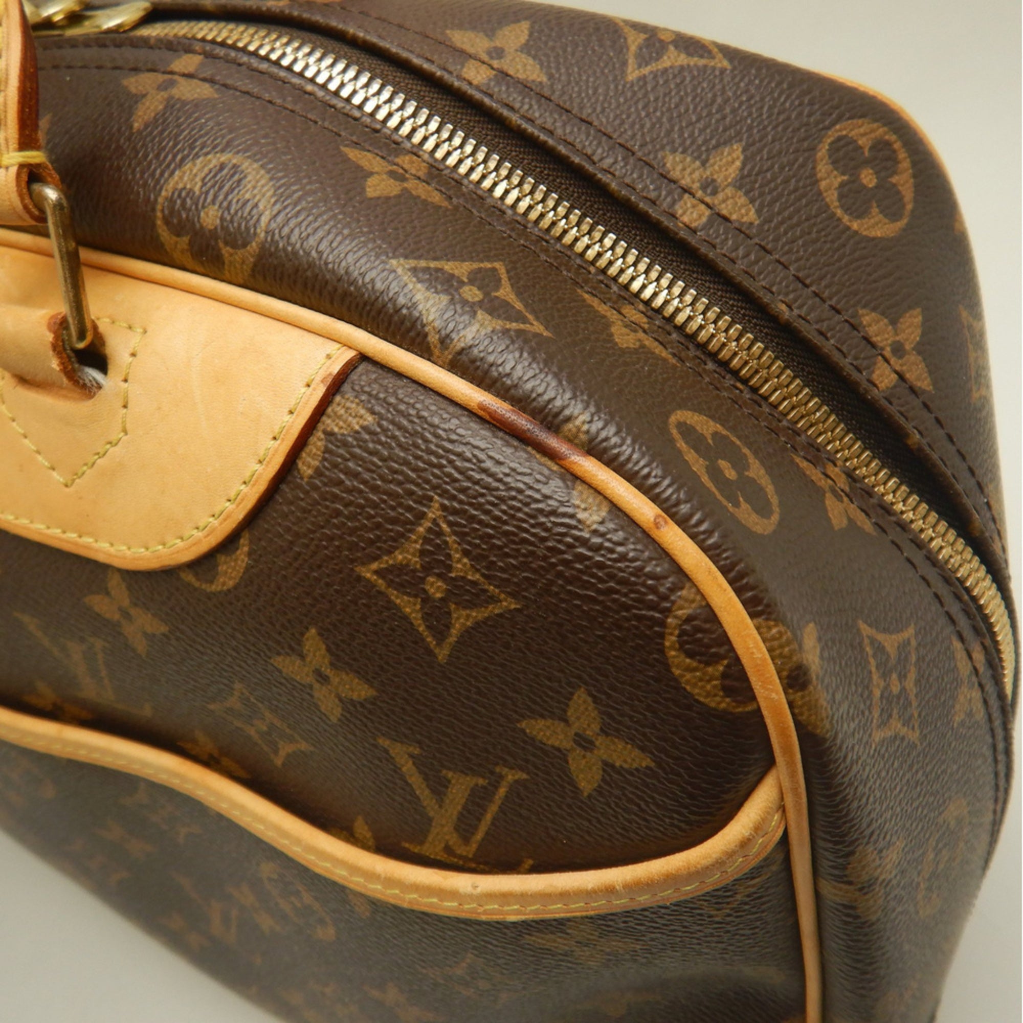 Louis Vuitton Brown Monogram Monogram Handbag (Pre-Owned)