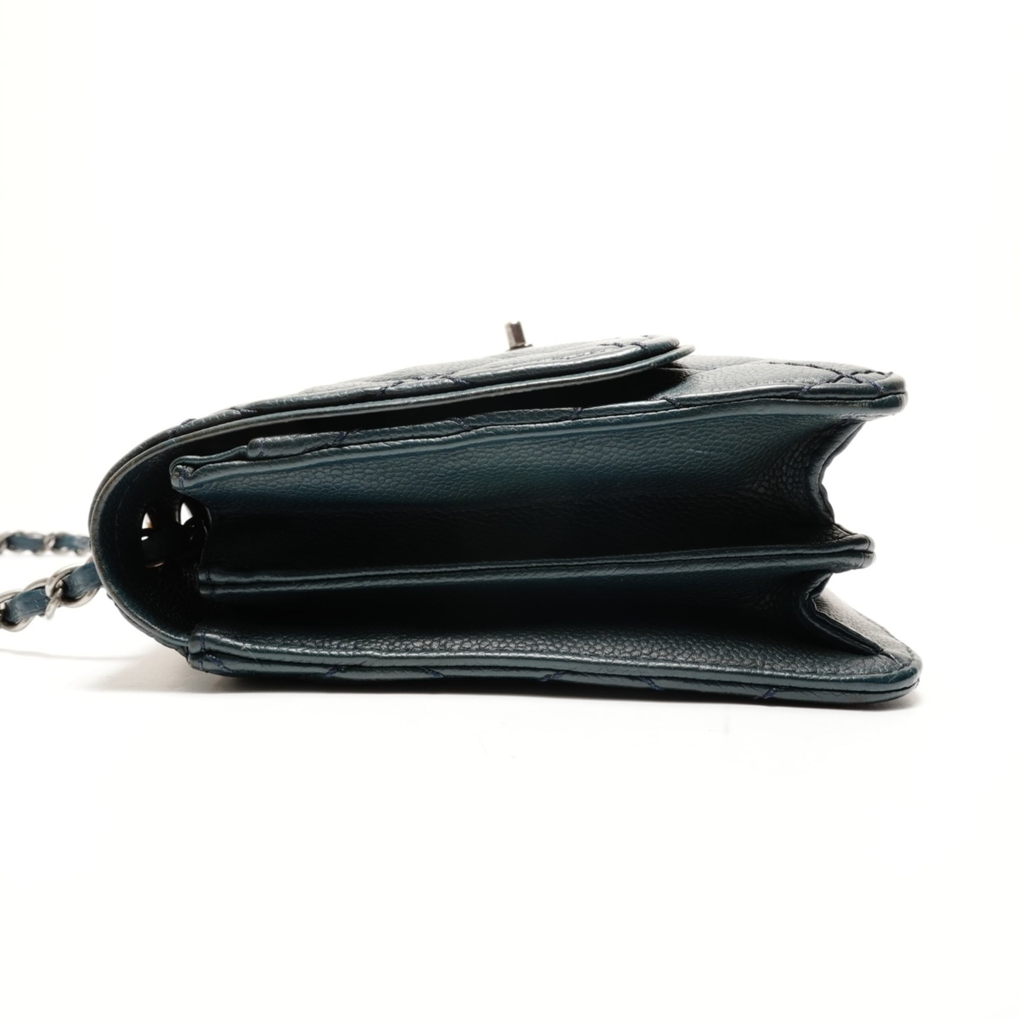 Chanel Blue Shoulder Bag (Pre-Owned)