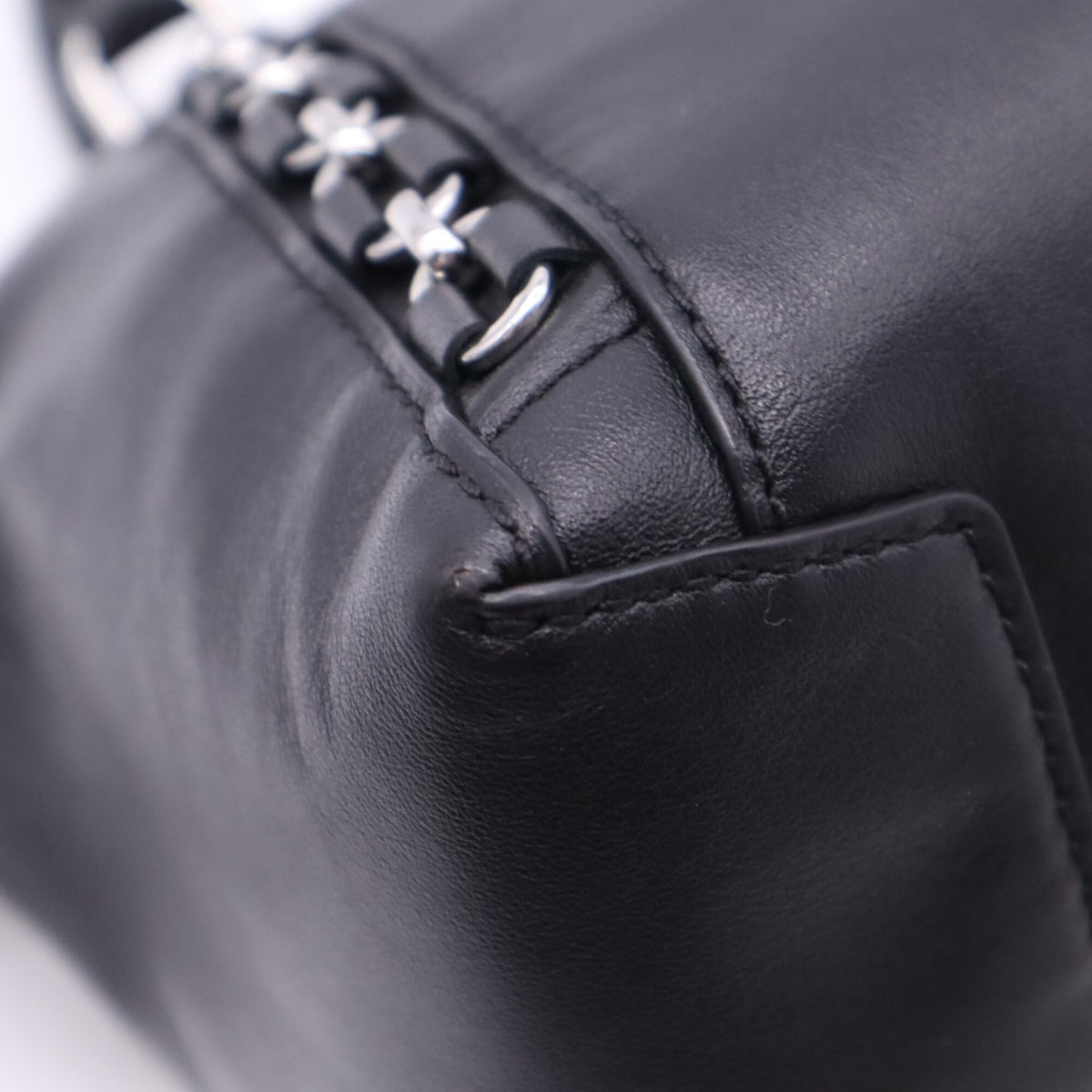 Michael Kors Black Leather Handbag (Pre-Owned)