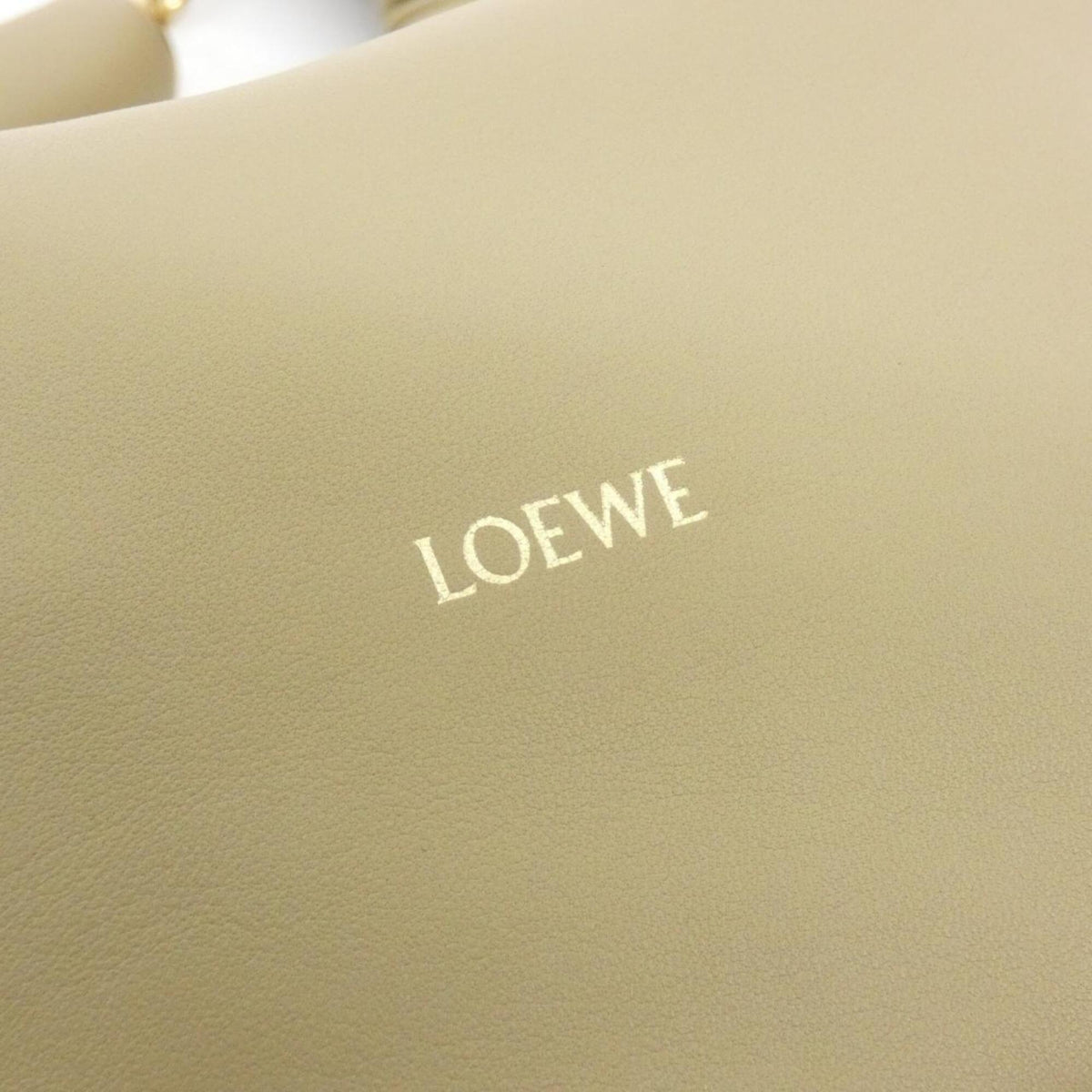 Loewe Green Leather Handbag (Pre-Owned)