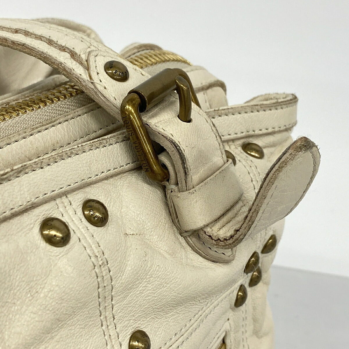 Louis Vuitton Ecru Handbag (Pre-Owned)