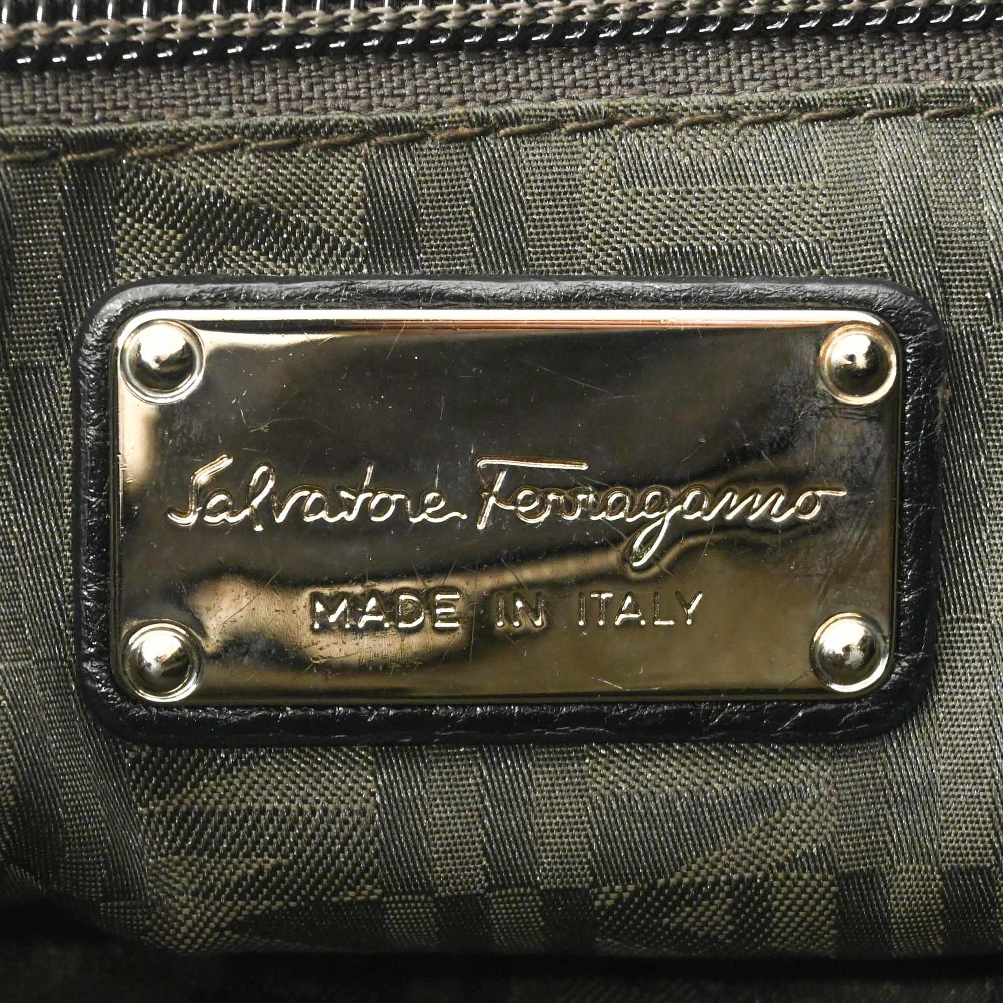 Salvatore Ferragamo Black Leather Handbag (Pre-Owned)