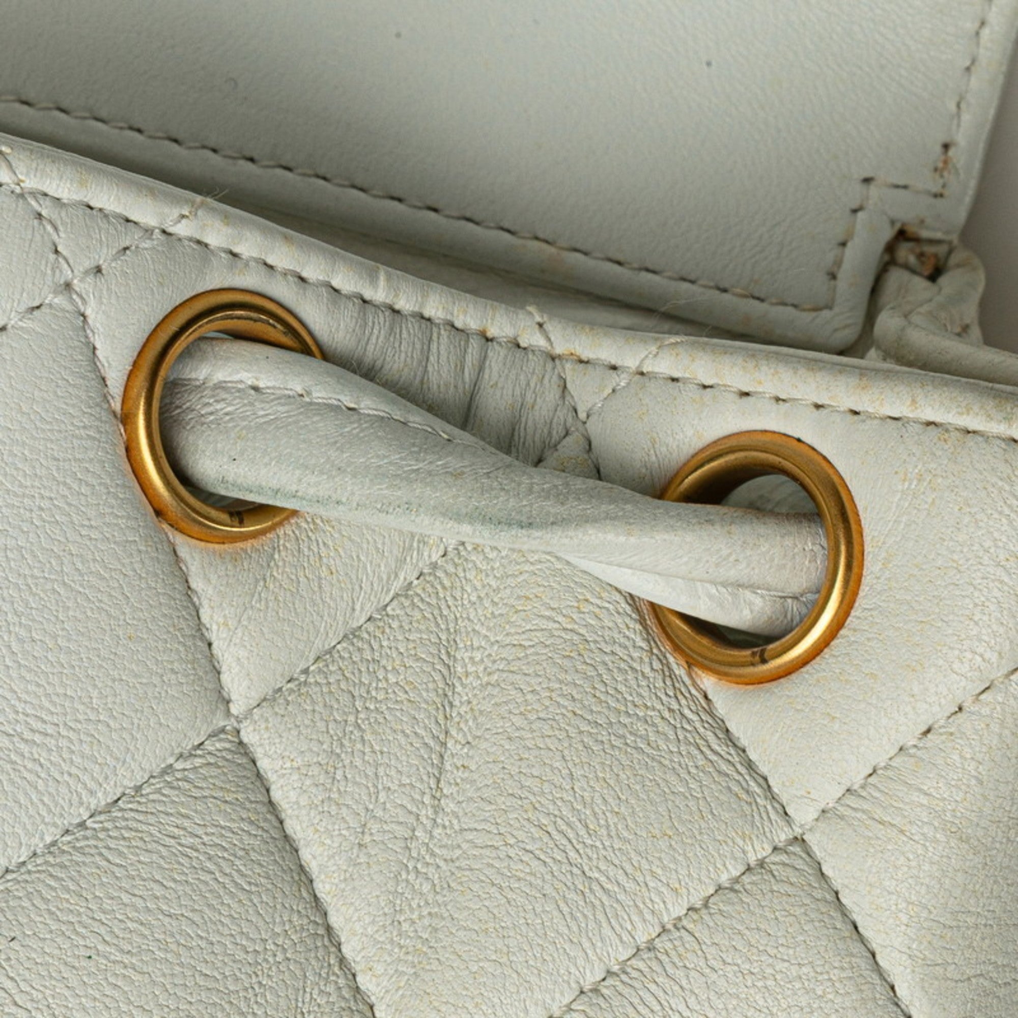 Chanel White Leather Backpack (Pre-Owned)