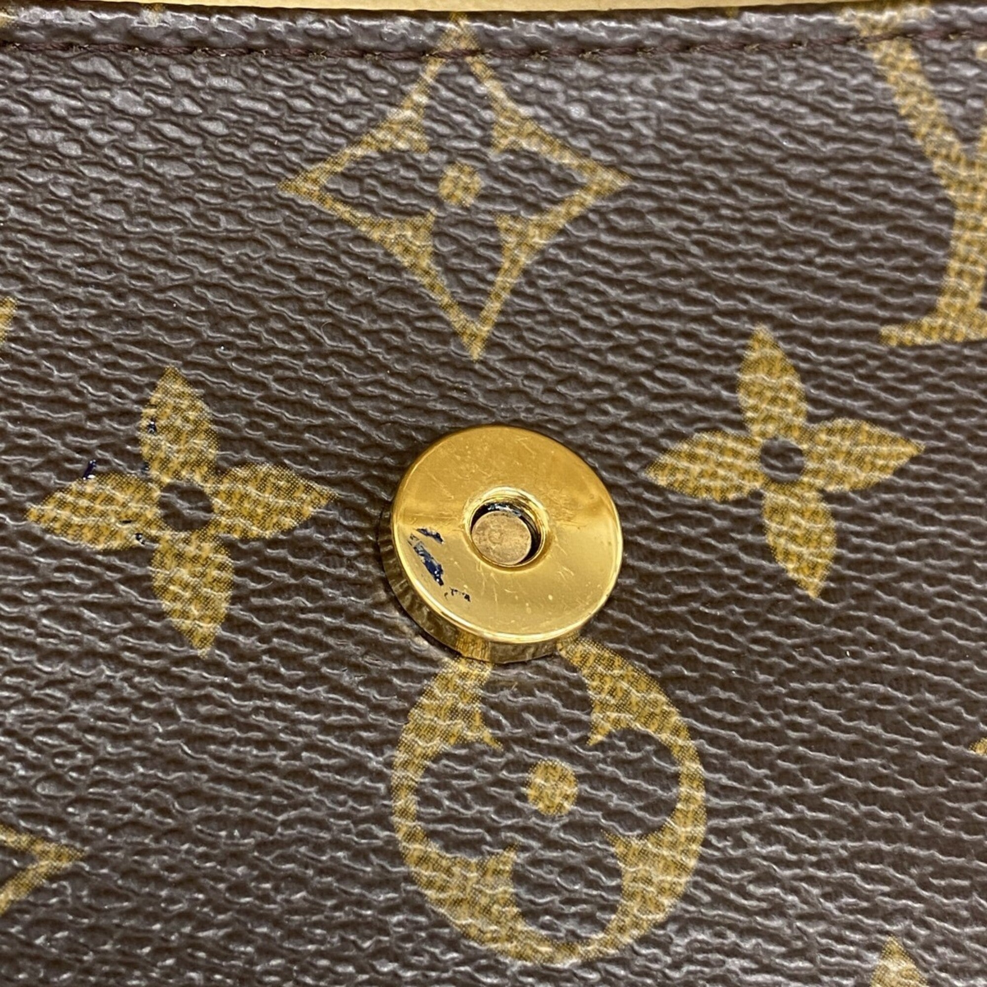Louis Vuitton Brown Shoulder Bag (Pre-Owned)